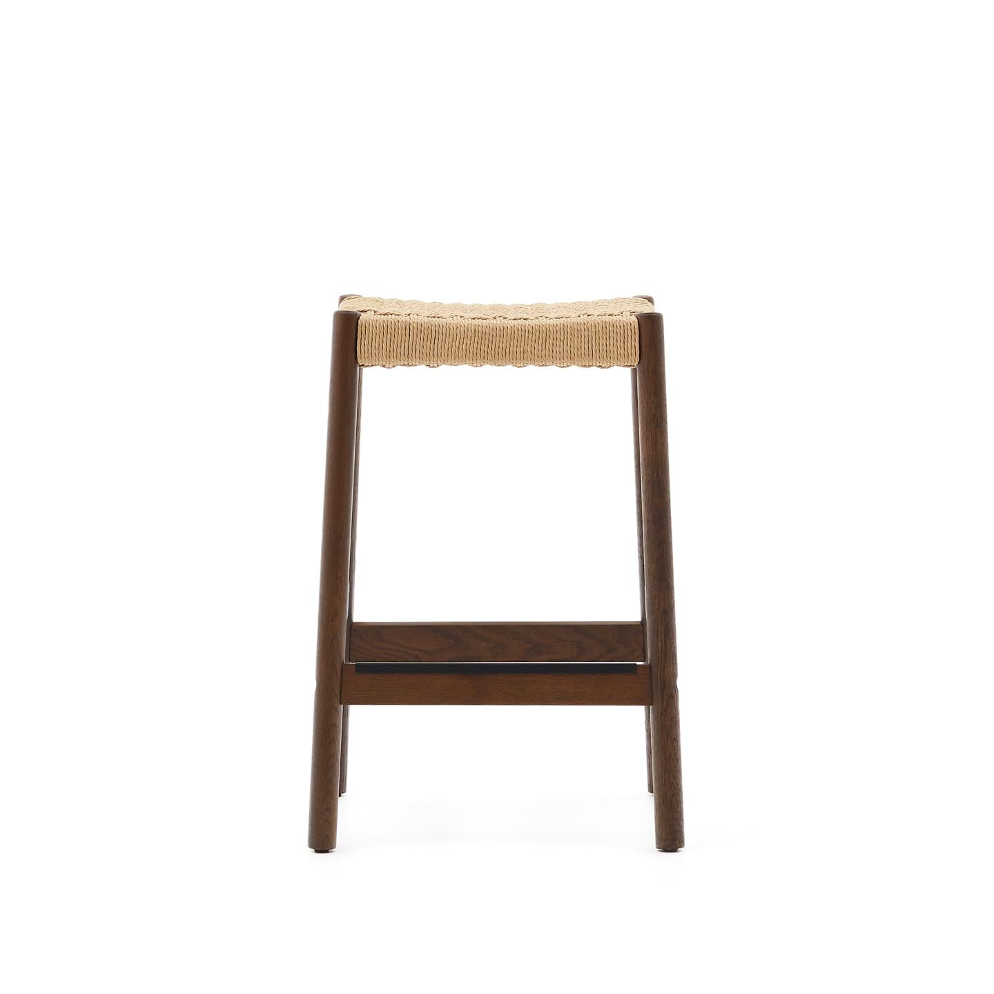 Kave Home Barkruk 'Yalia' Eikenhout, kleur Walnoot (zithoogte 66cm)