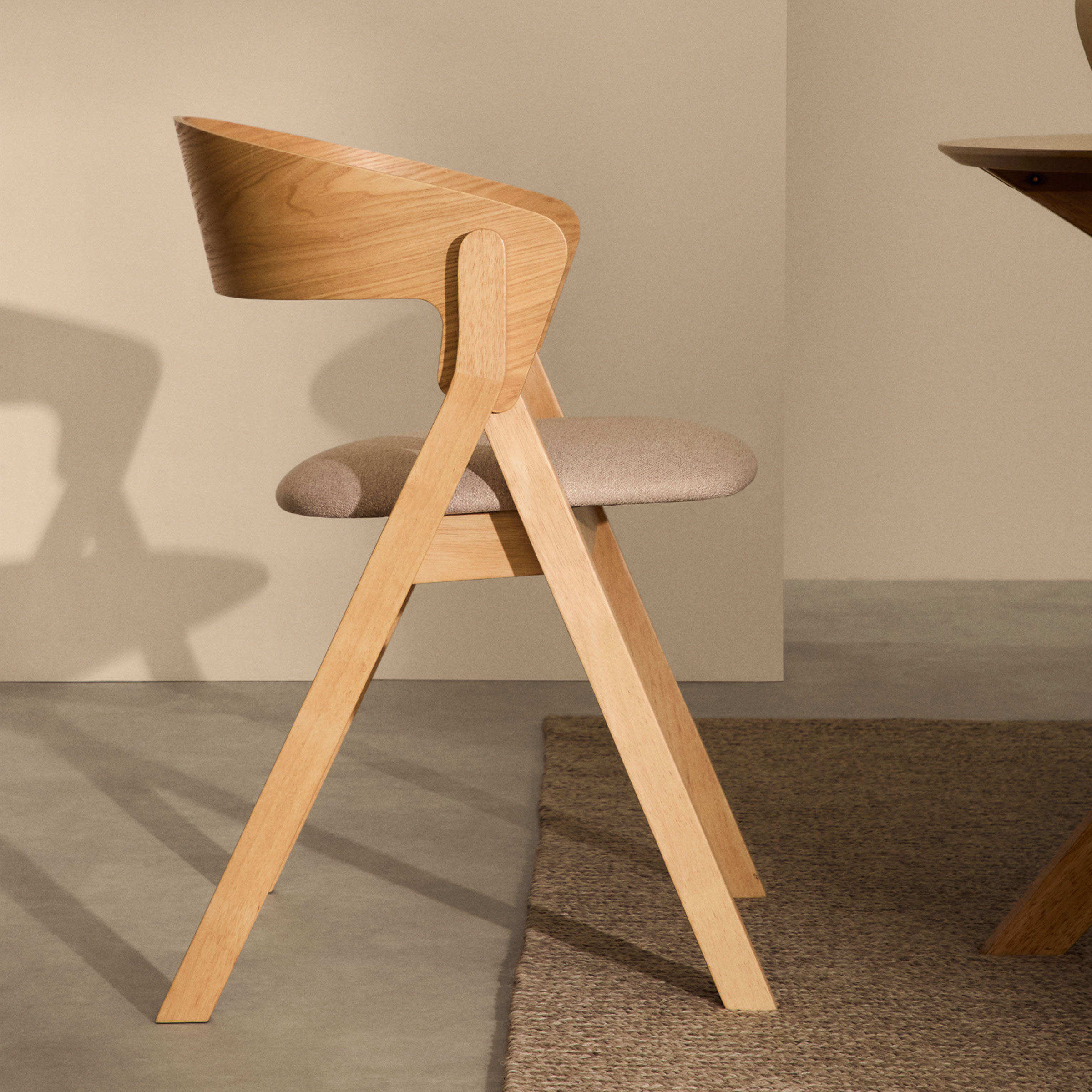 Kave Home Eetkamerstoel 'Godia' Essen en rubberhout