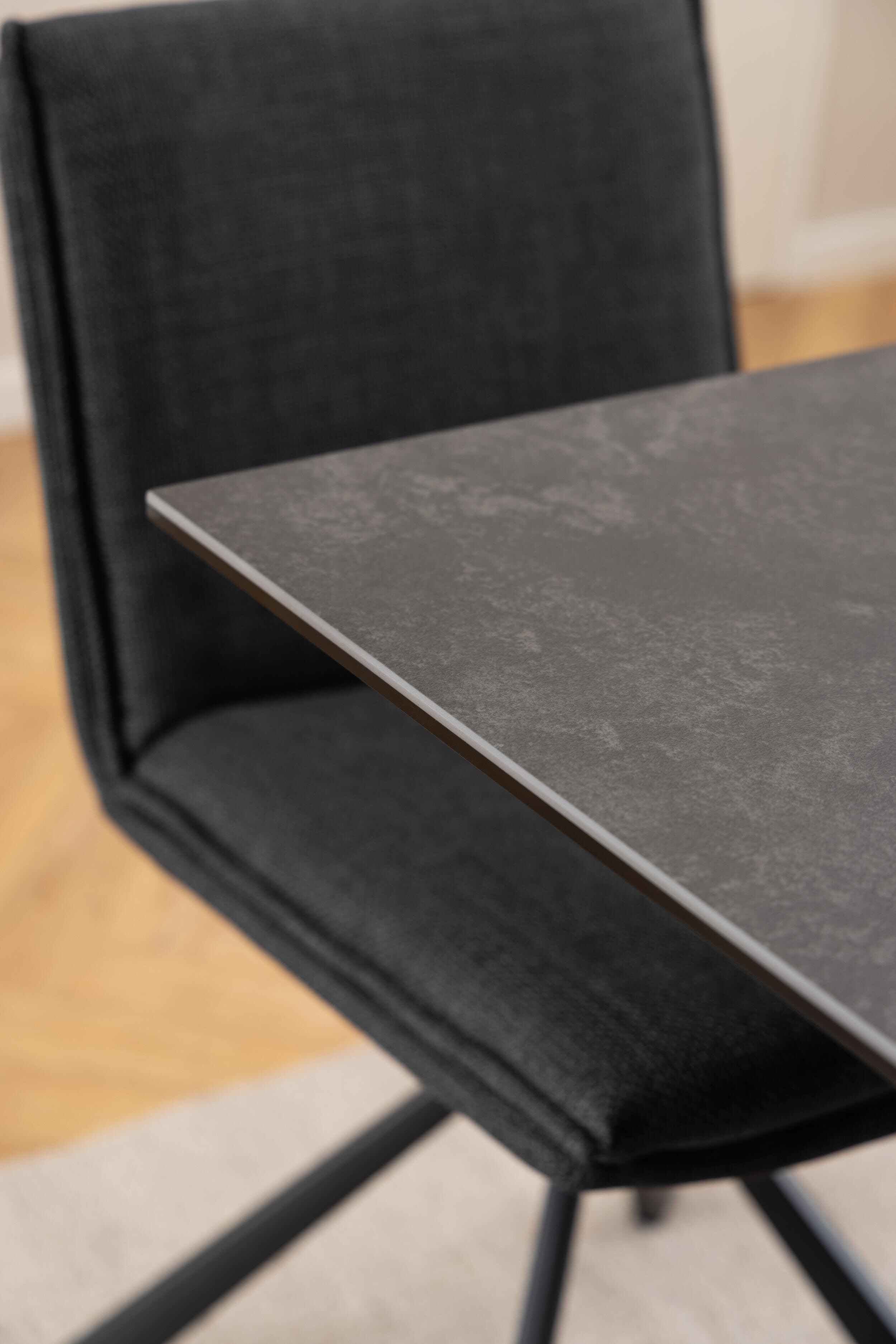 Bendt Eettafel 'Line' Keramiek, 135 x 80cm, kleur Zwart