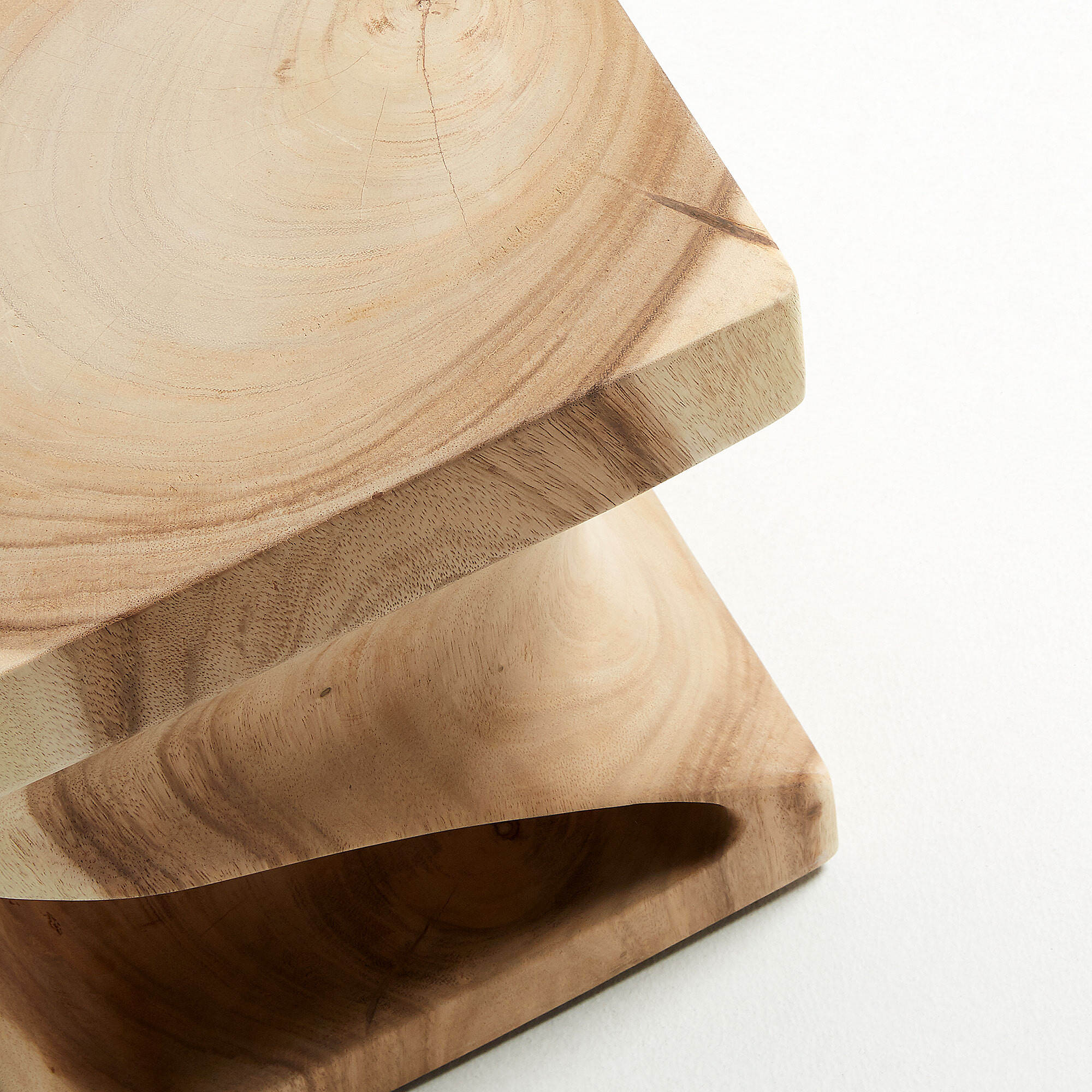 Kave Home Bijzettafel 'Hakon' 30cm, met open binnenkant