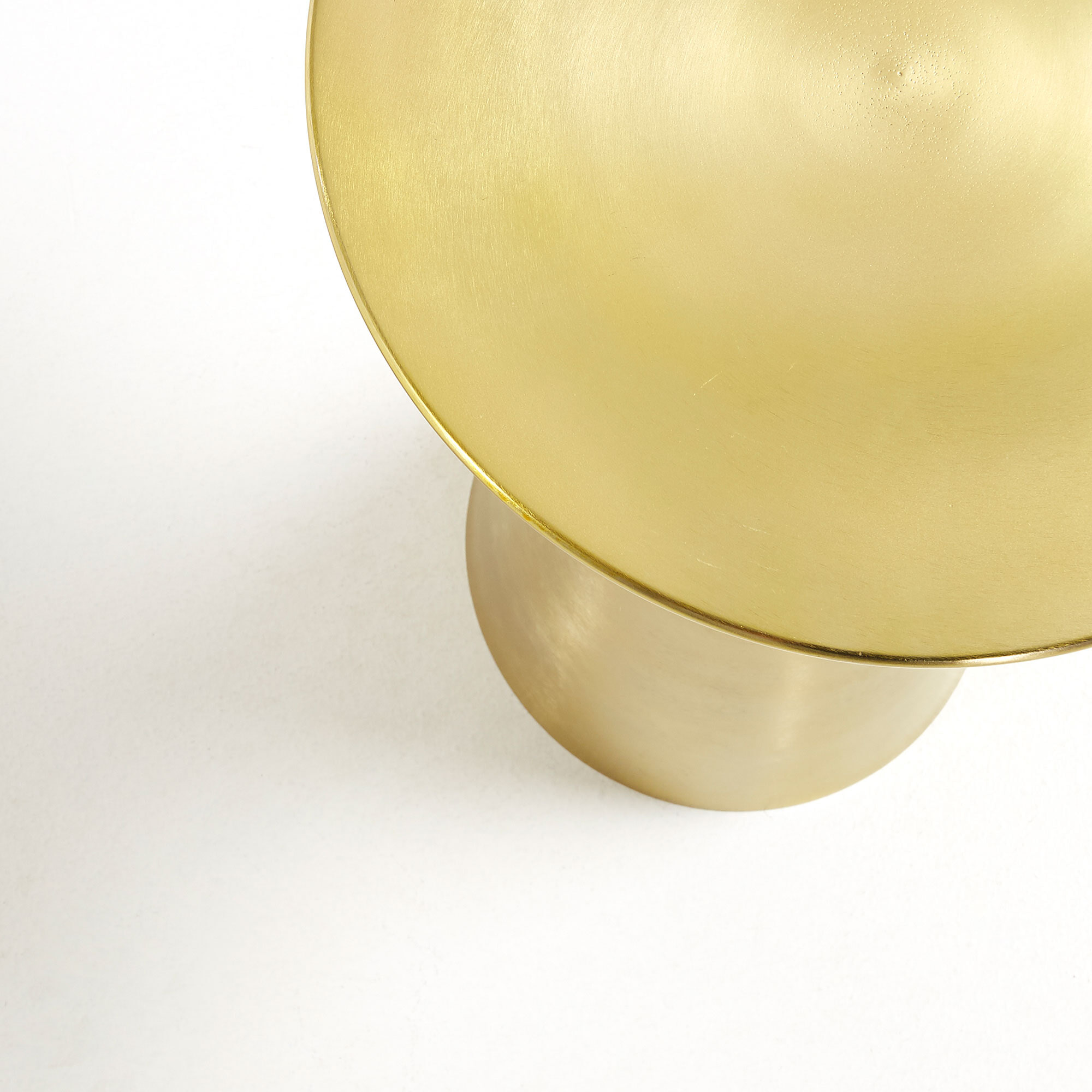 Kave Home Bijzettafel 'Rhet' 39cm, kleur goud