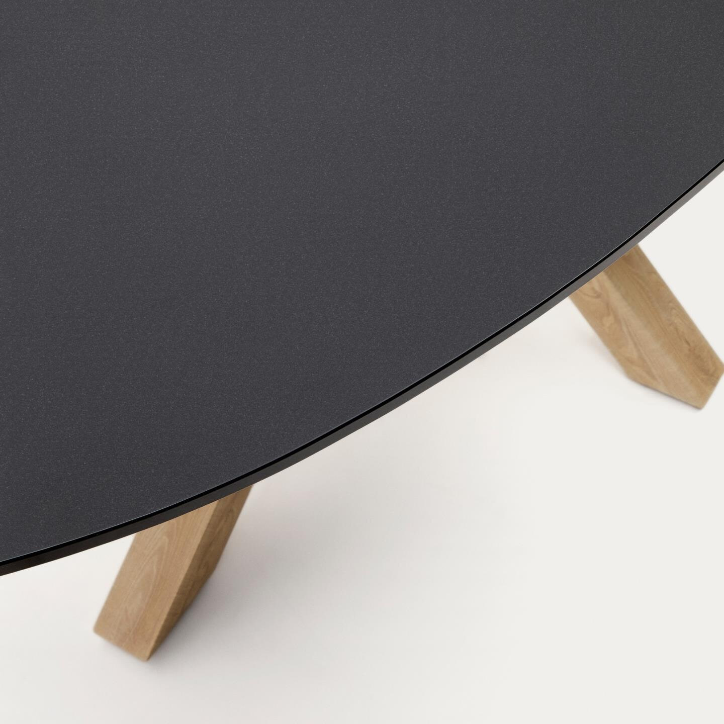 Kave Home Ovale Eettafel 'Argo' Glas en houtlook, 200 x 100cm, kleur Zwart