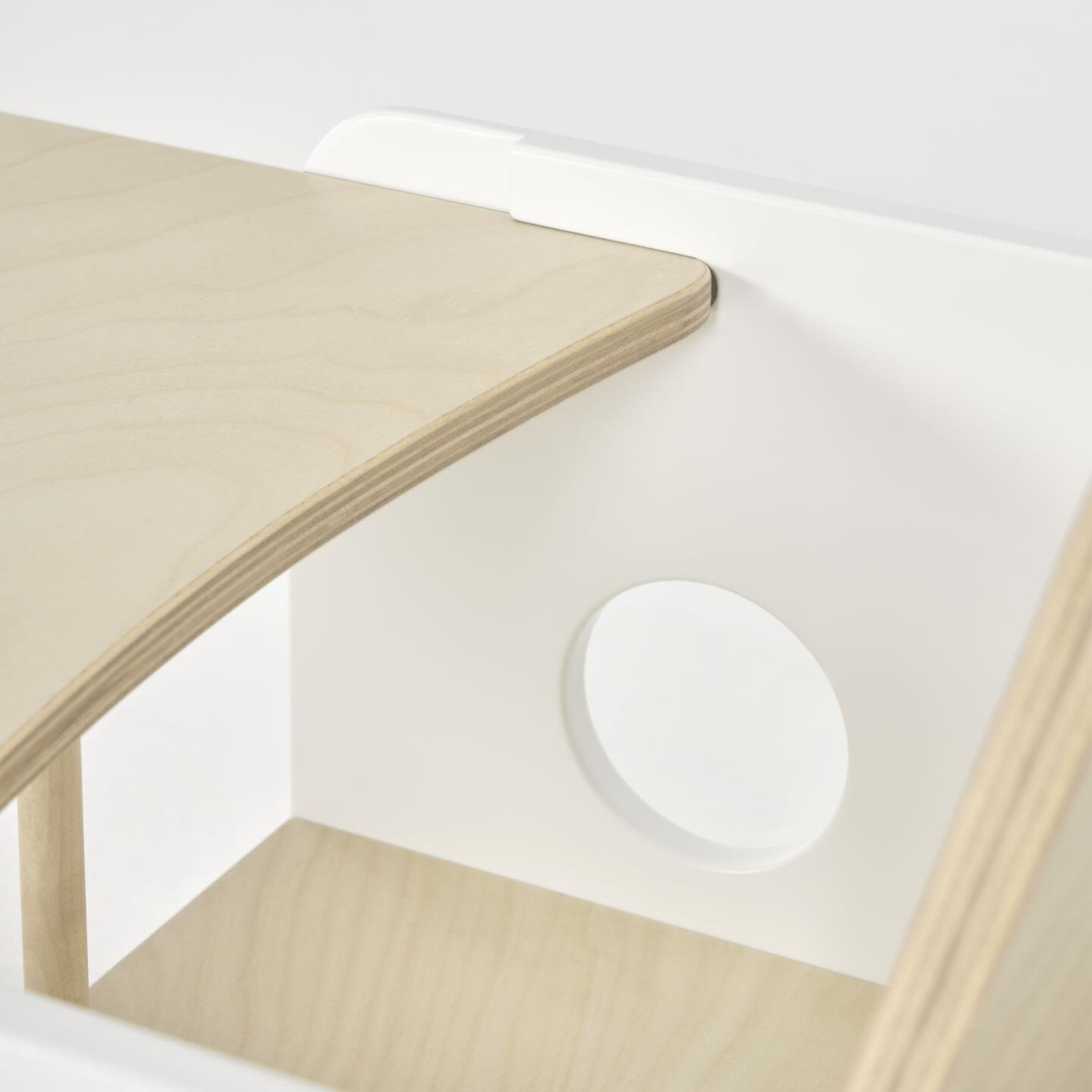 Kave Home Dienblad 'Nuun' t.b.v. kinderstoel