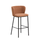 Kave Home Barkruk 'Ciselia' Chenille, kleur Terracotta/Zwart (zithoogte 75cm)