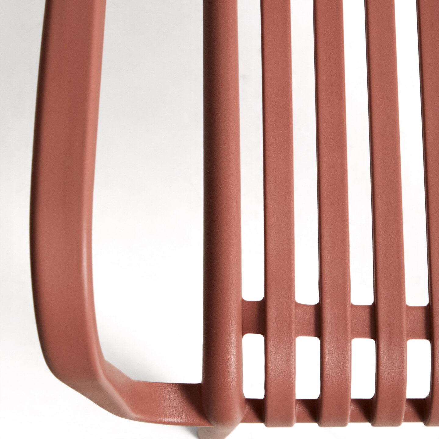 Kave Home Tuinstoel 'Isabellini' Gerecyclede kunststof, kleur Terracotta