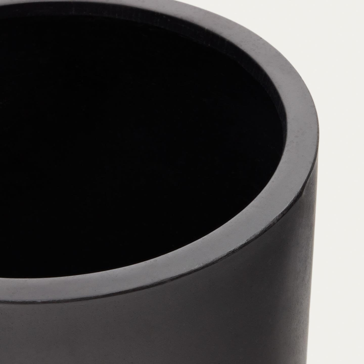 Kave Home Bloempot 'Aiguablava' Ø52cm, kleur Zwart