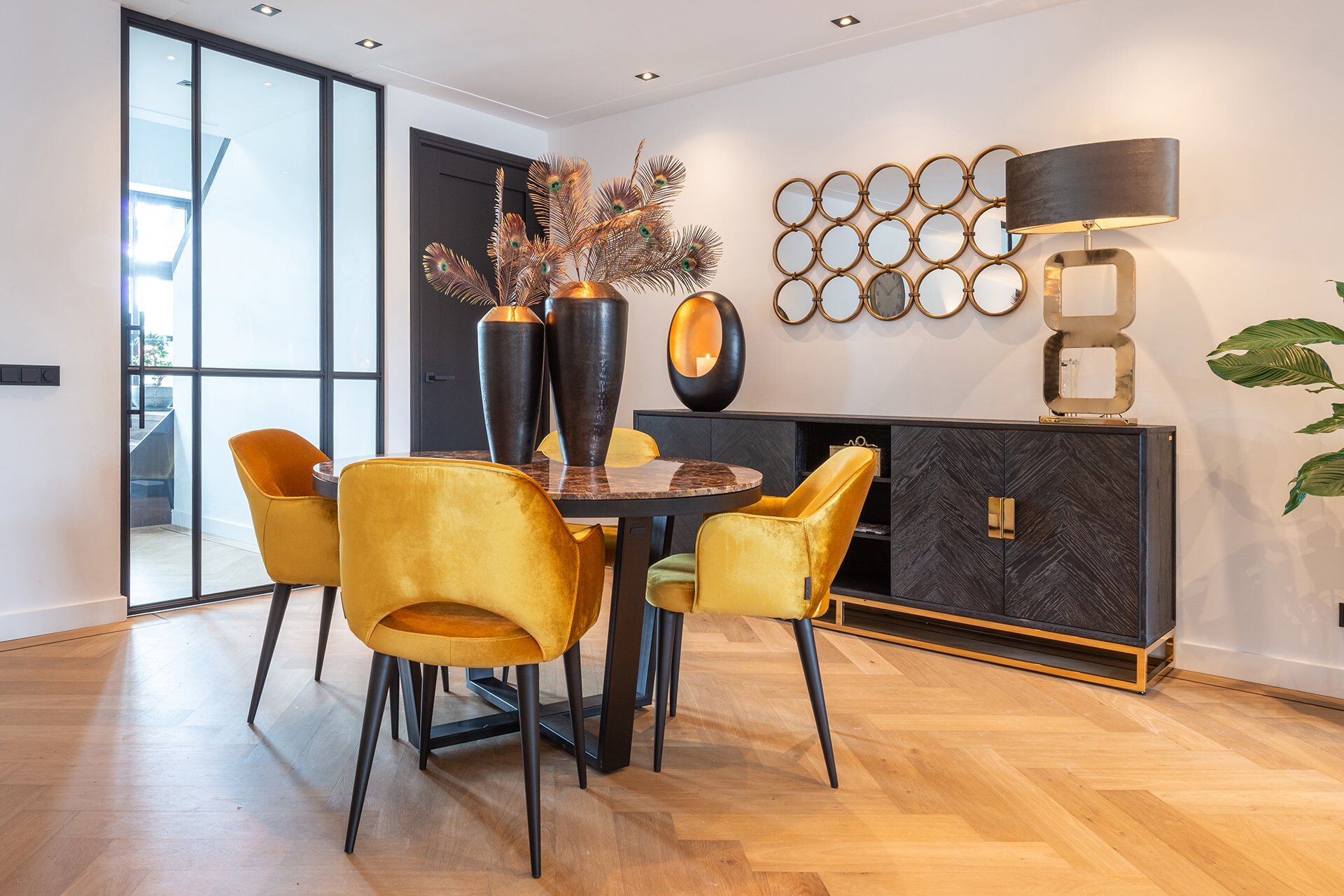 Richmond Dressoir 'Blackbone' Eiken, kleur Zwart / Goud, 225cm