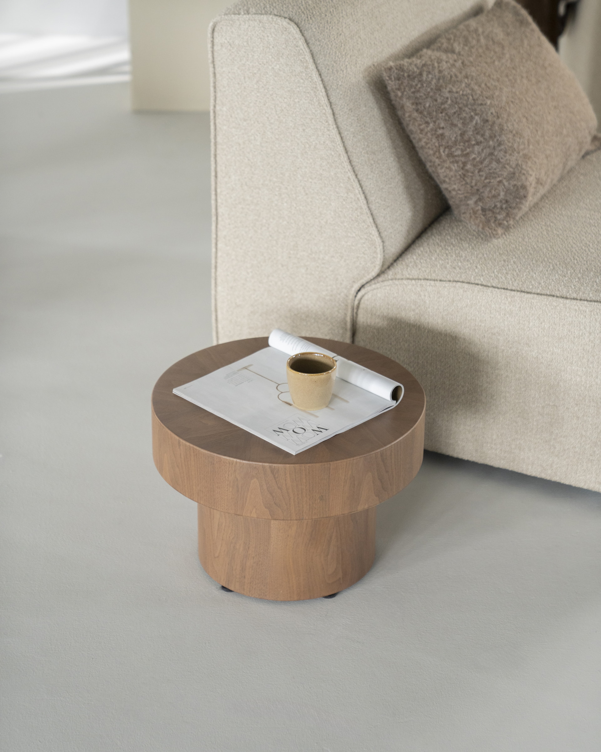 Eleonora Ronde Bijzettafel 'Bobbie' Walnoot, 45cm, kleur Naturel