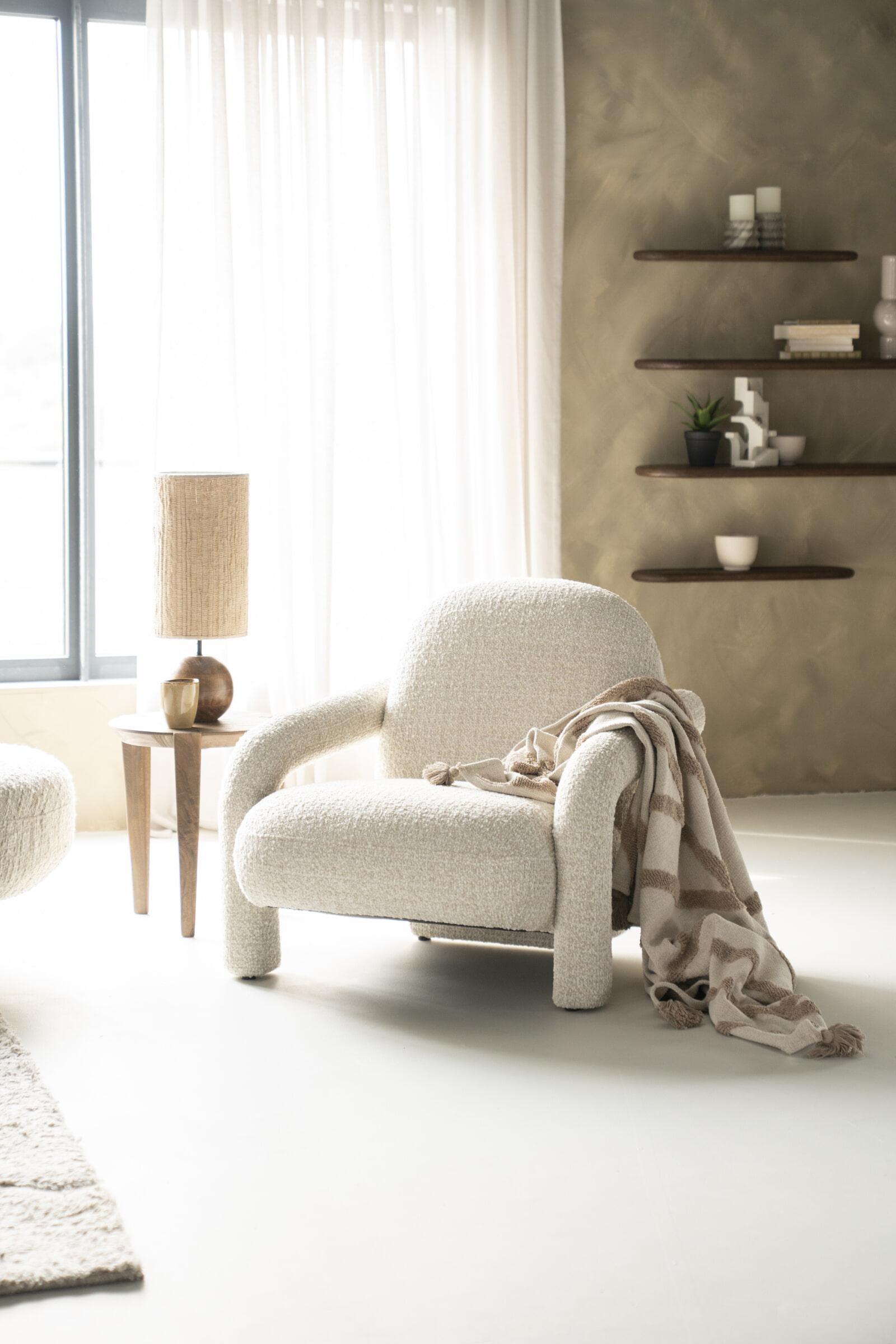 Eleonora Fauteuil 'Monica' Grove Bouclé, kleur Beige