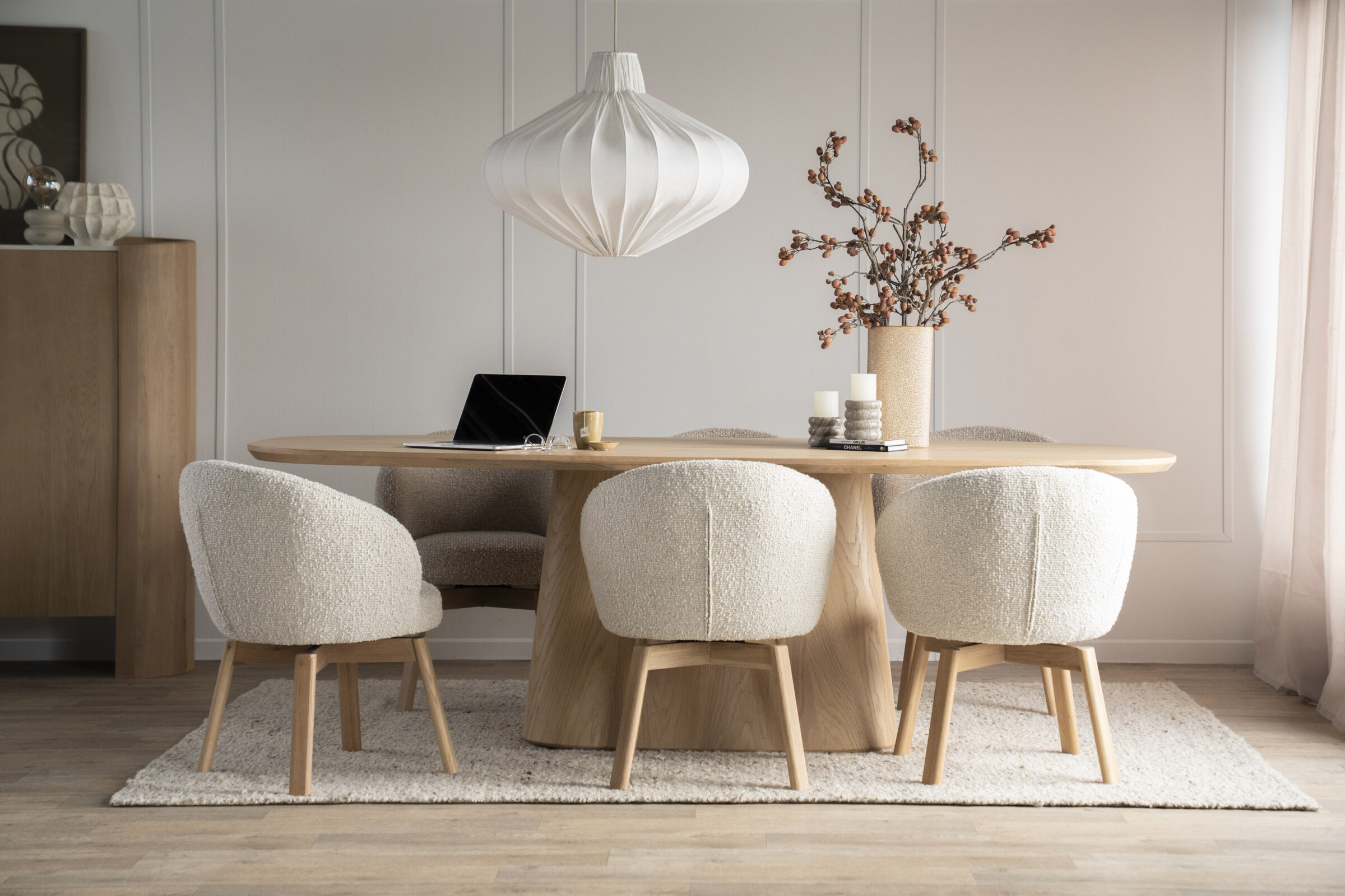 Eleonora Deens Ovale Eettafel 'Nola' Eikenhout, 250 x 110cm