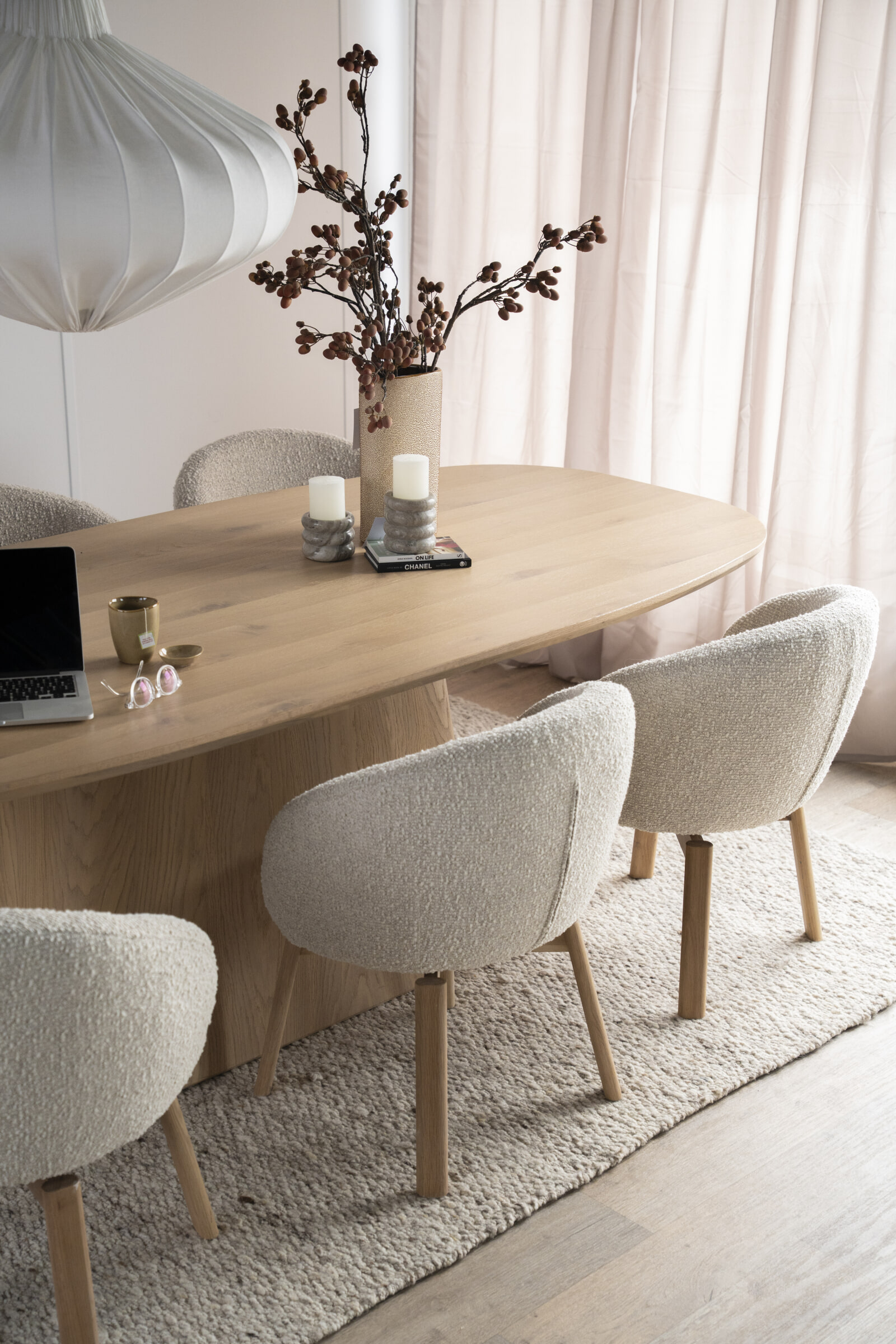 Eleonora Deens Ovale Eettafel 'Nola' Eikenhout, 250 x 110cm