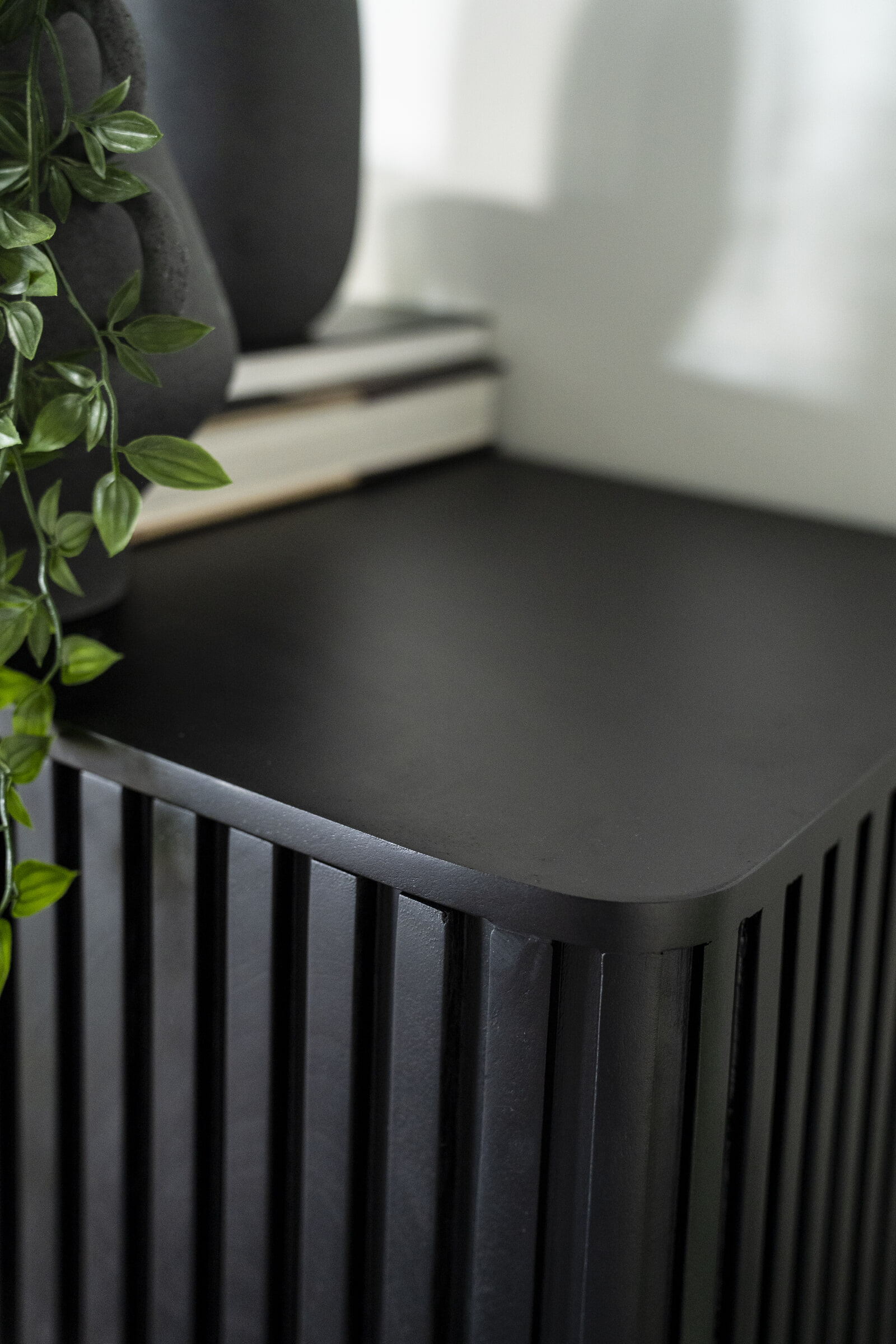 Eleonora Dressoir 'Remi' Mangohout en metaal, kleur Zwart, 170cm