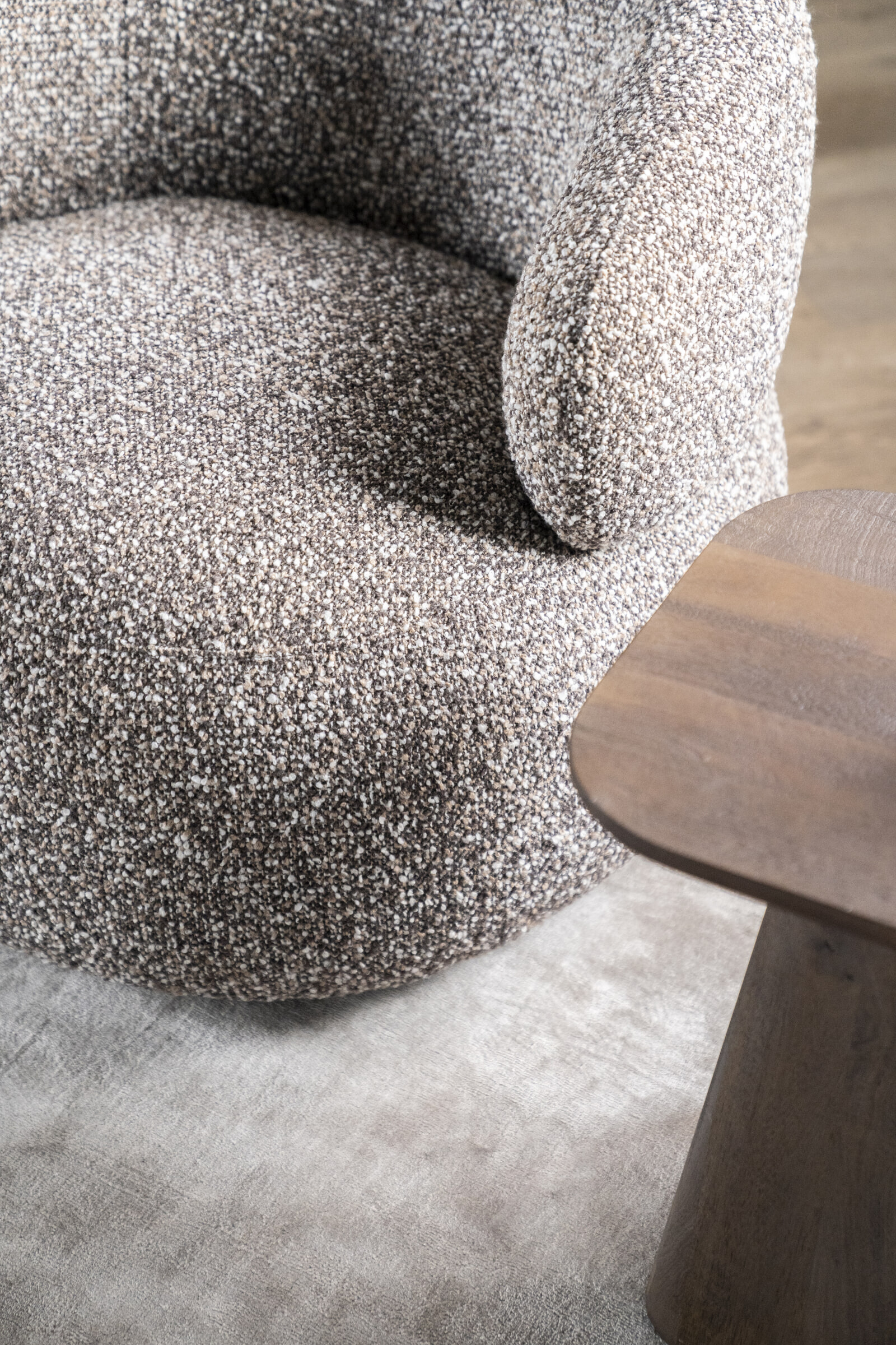 Eleonora Fauteuil 'Maeve' kleur Taupe