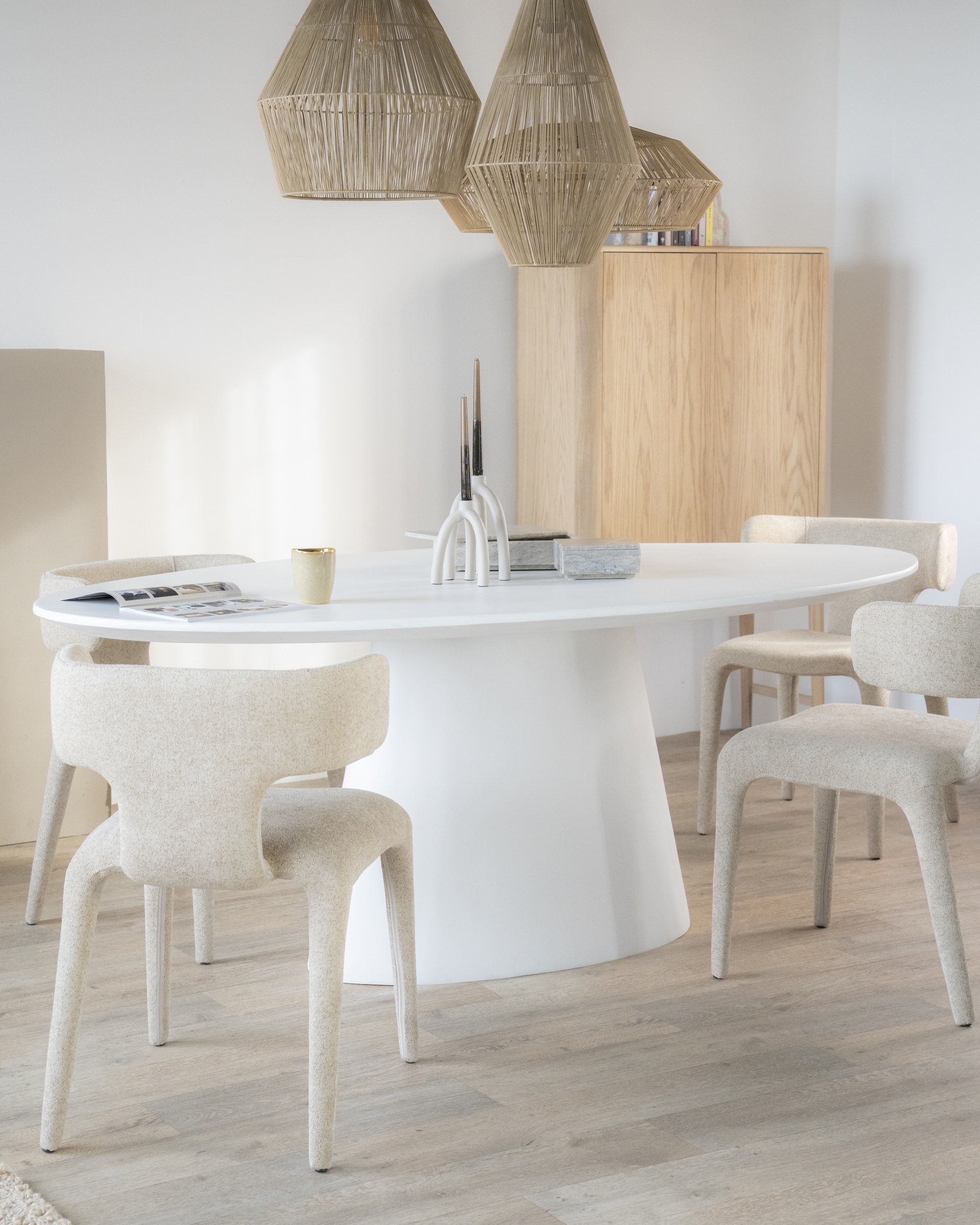 Eleonora Ovale Eettafel 'Elin' 200 x 110cm