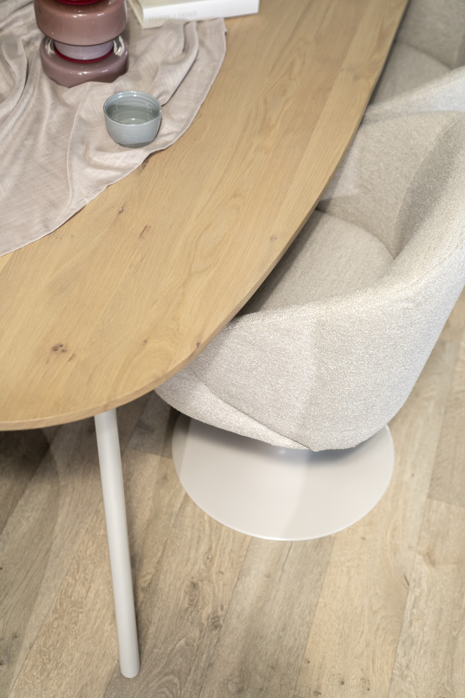 Eleonora Deens Ovale Eettafel 'Dion' Eiken, 260 x 110cm