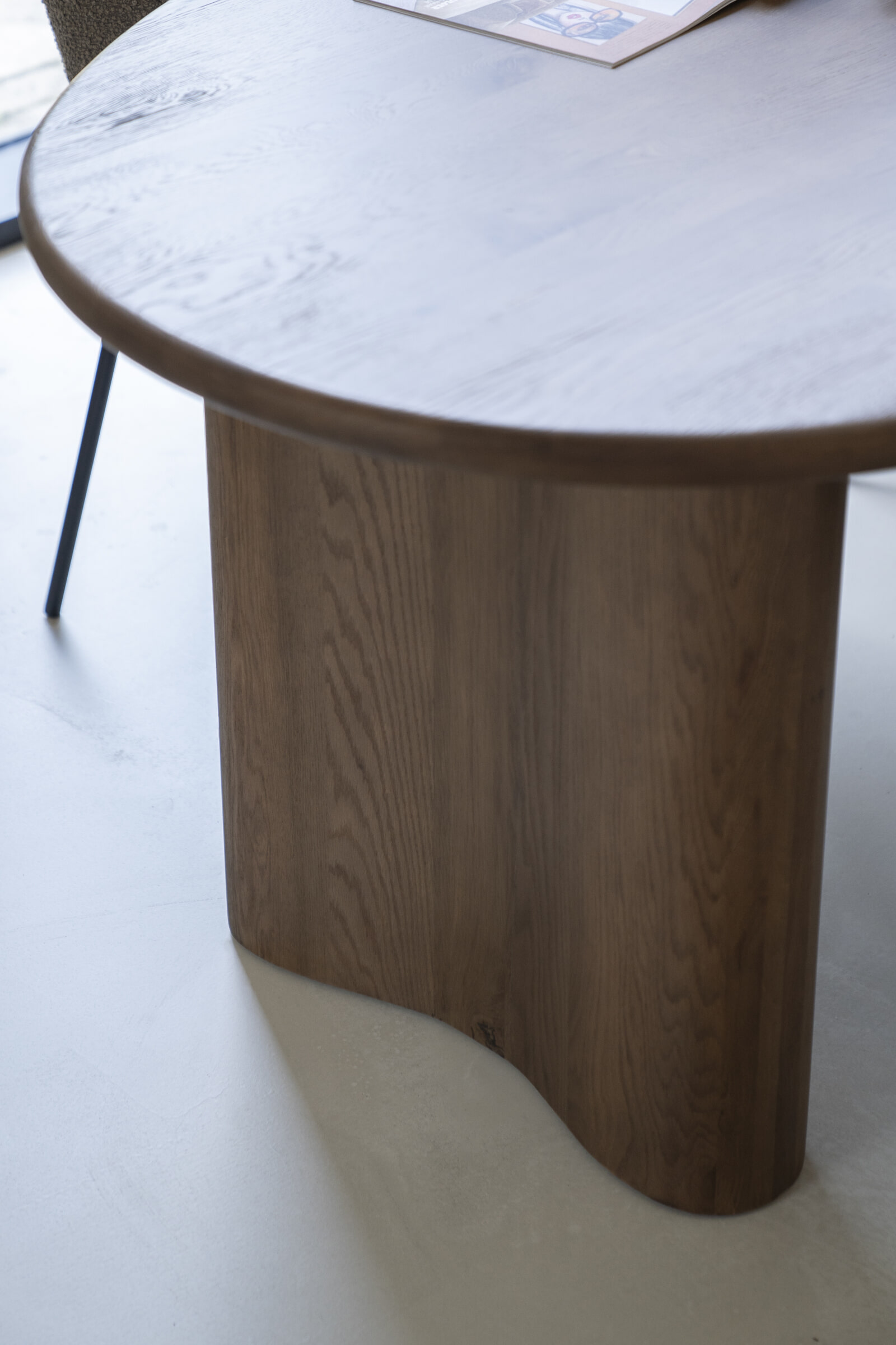 Eleonora Organische Eettafel 'Josh' Eiken, 250 x 110cm, kleur Bruin
