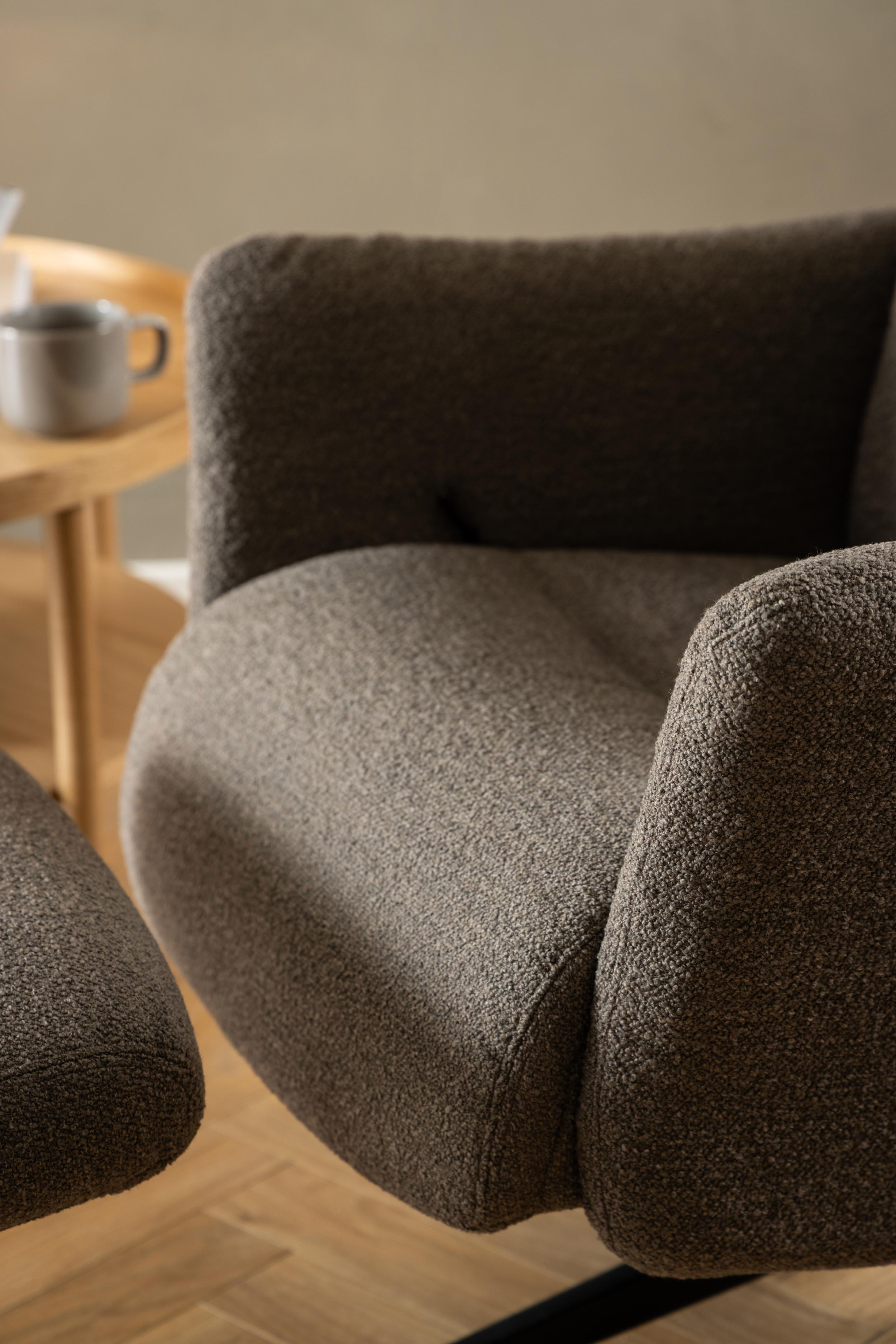 Bendt Relaxfauteuil 'Talisha' Met voetenbank, Bouclé, kleur Taupe