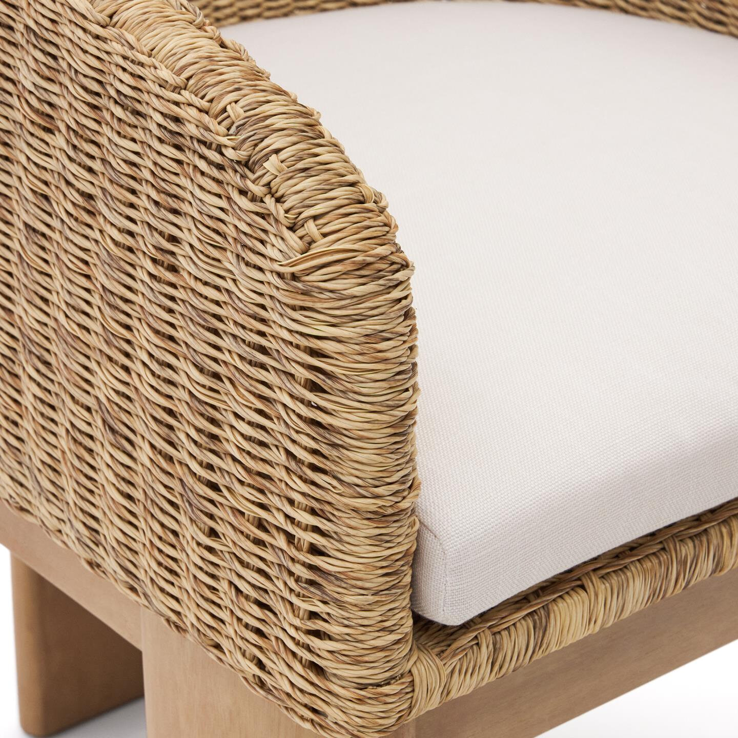 Kave Home Tuinstoel 'Xoriguer' Rattan en eucalyptushout