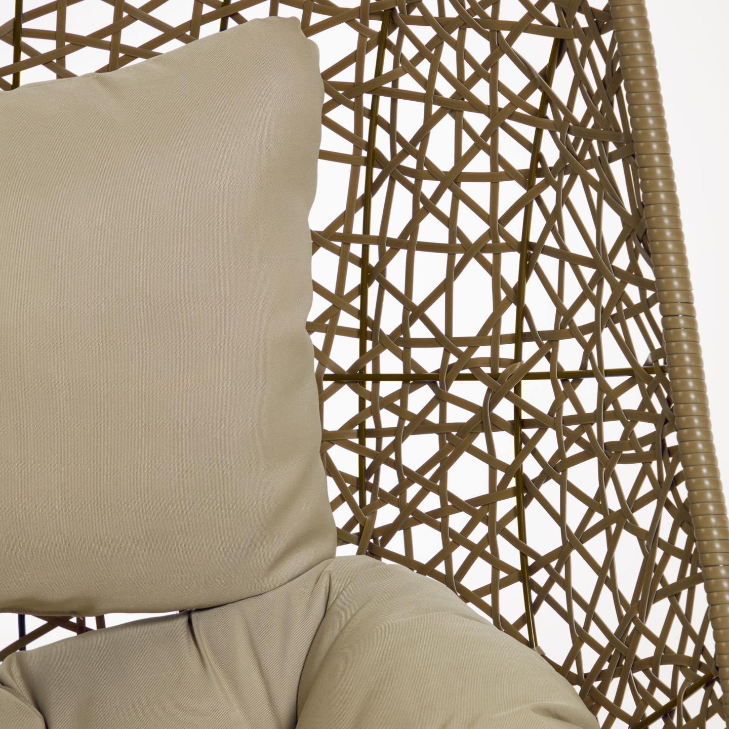 Kave Home Hangstoel 'Florina' Met standaard, kleur Bruin/Beige
