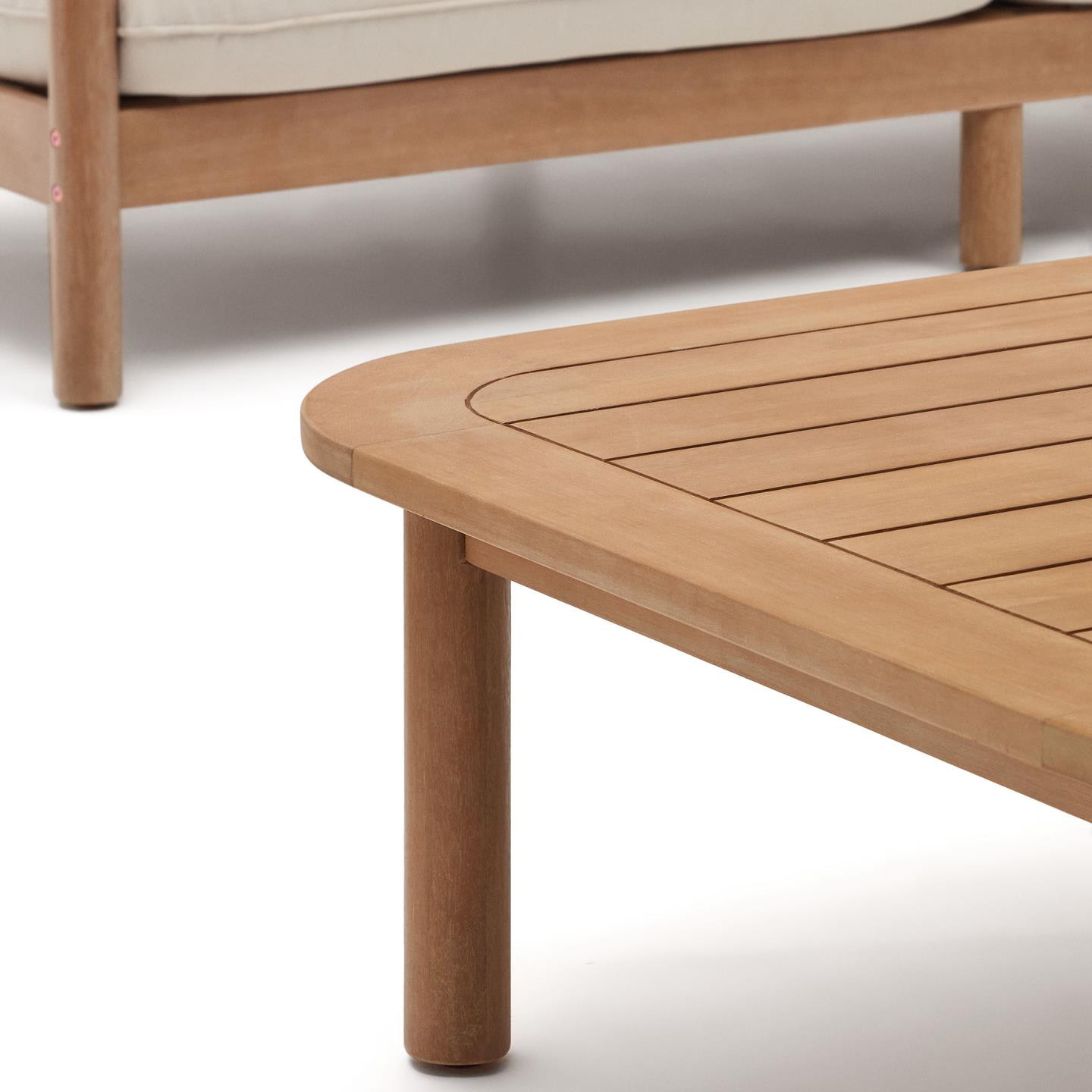 Kave Home Loungeset 'Sacova' Eucalyptushout, Met 2 fauteuils, 2-zitsbank en salontafel