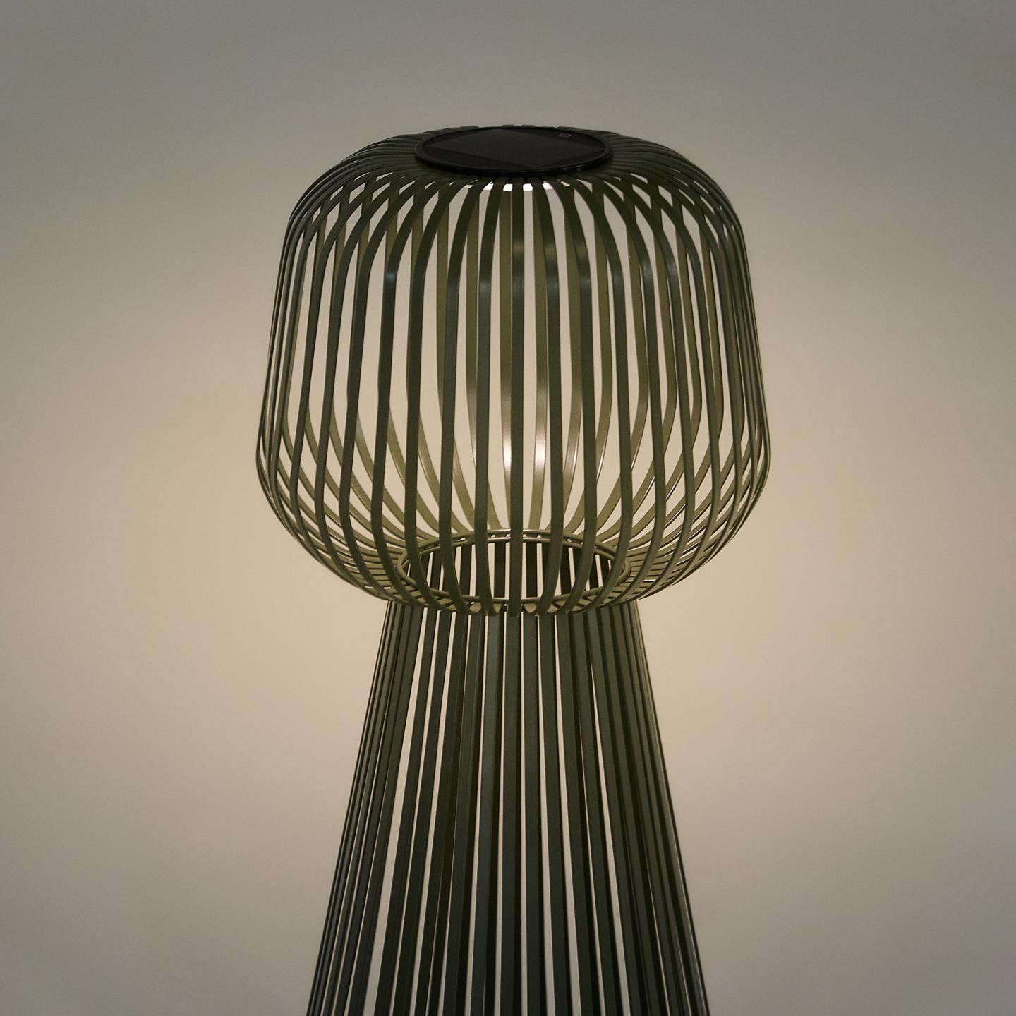 Kave Home Vloerlamp 'Reiba' Op zonne-energie, kleur Donkergroen