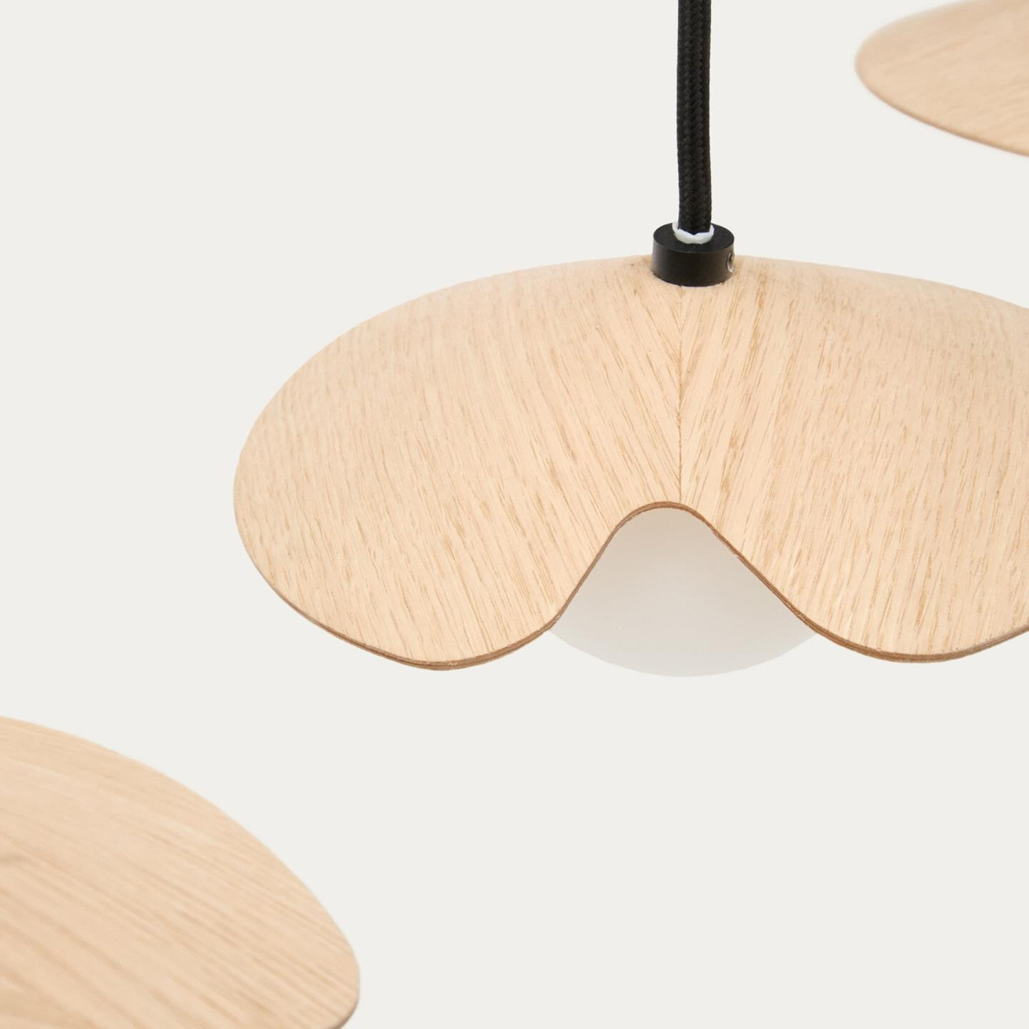 Kave Home Hanglamp 'Wilara' Eiken en glas, 3-lamps
