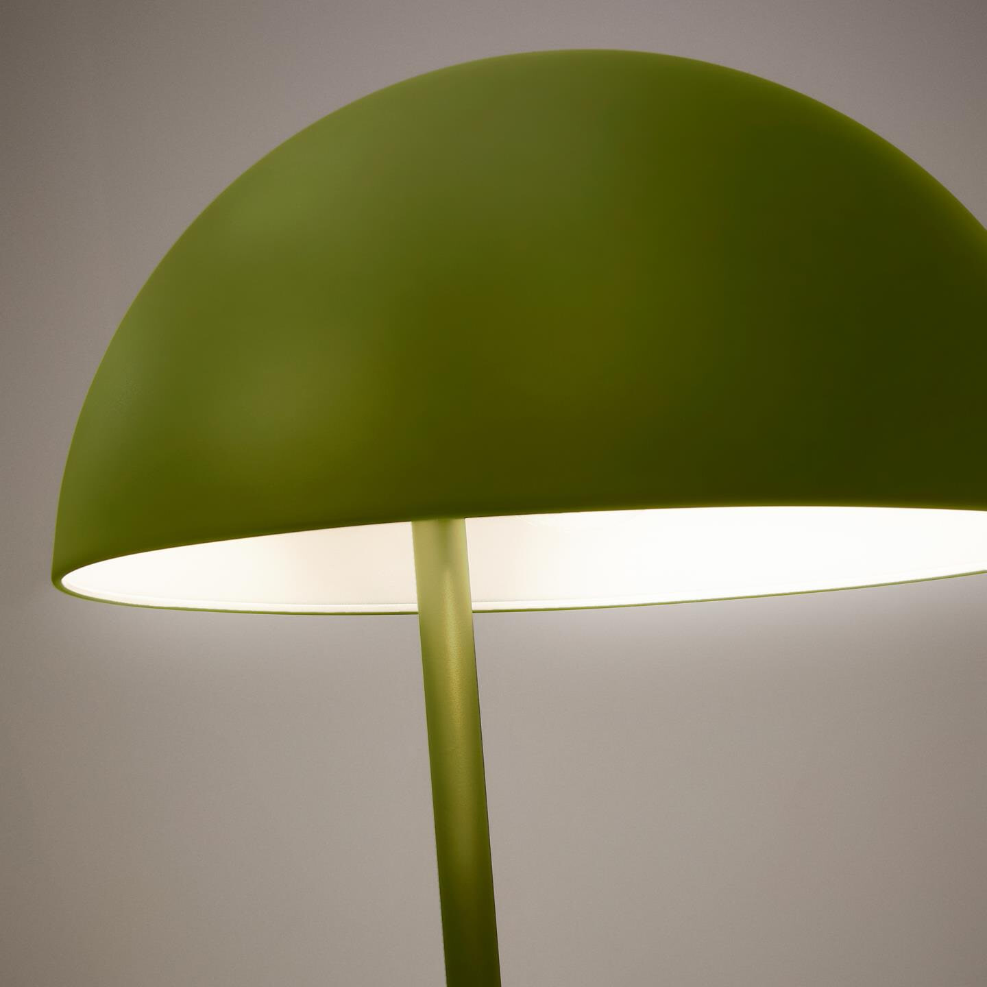 Kave Home Vloerlamp 'Catlar' Essenhout en metaal, kleur Groen