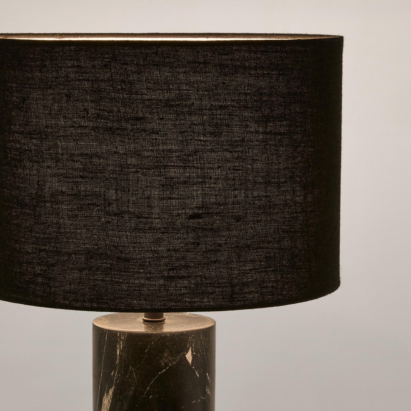 Kave Home Tafellamp 'Vex' Marmer en linnen, 57cm, kleur Zwart