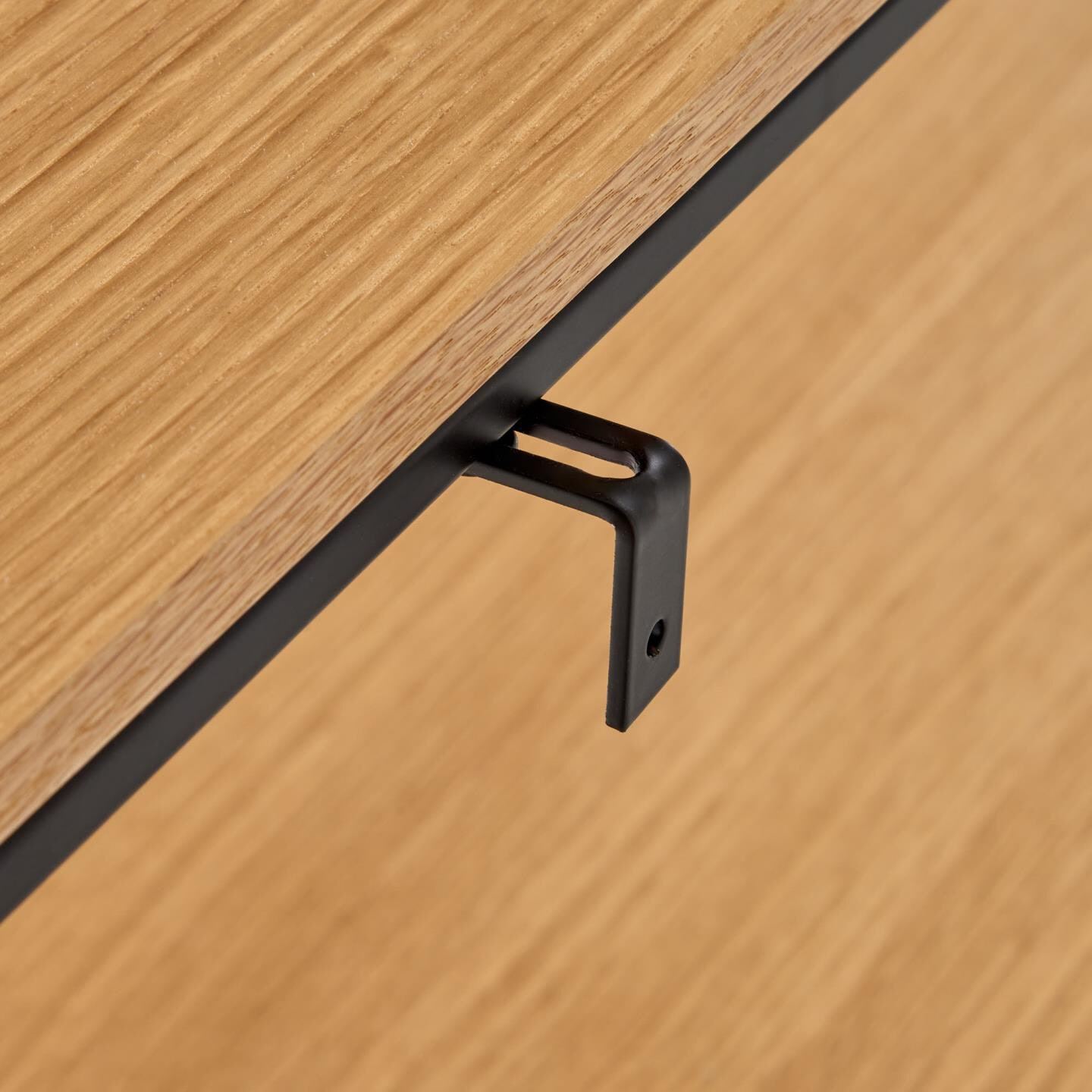 Kave Home Sidetable 'Yoana' Eiken en metaal, 120cm, kleur