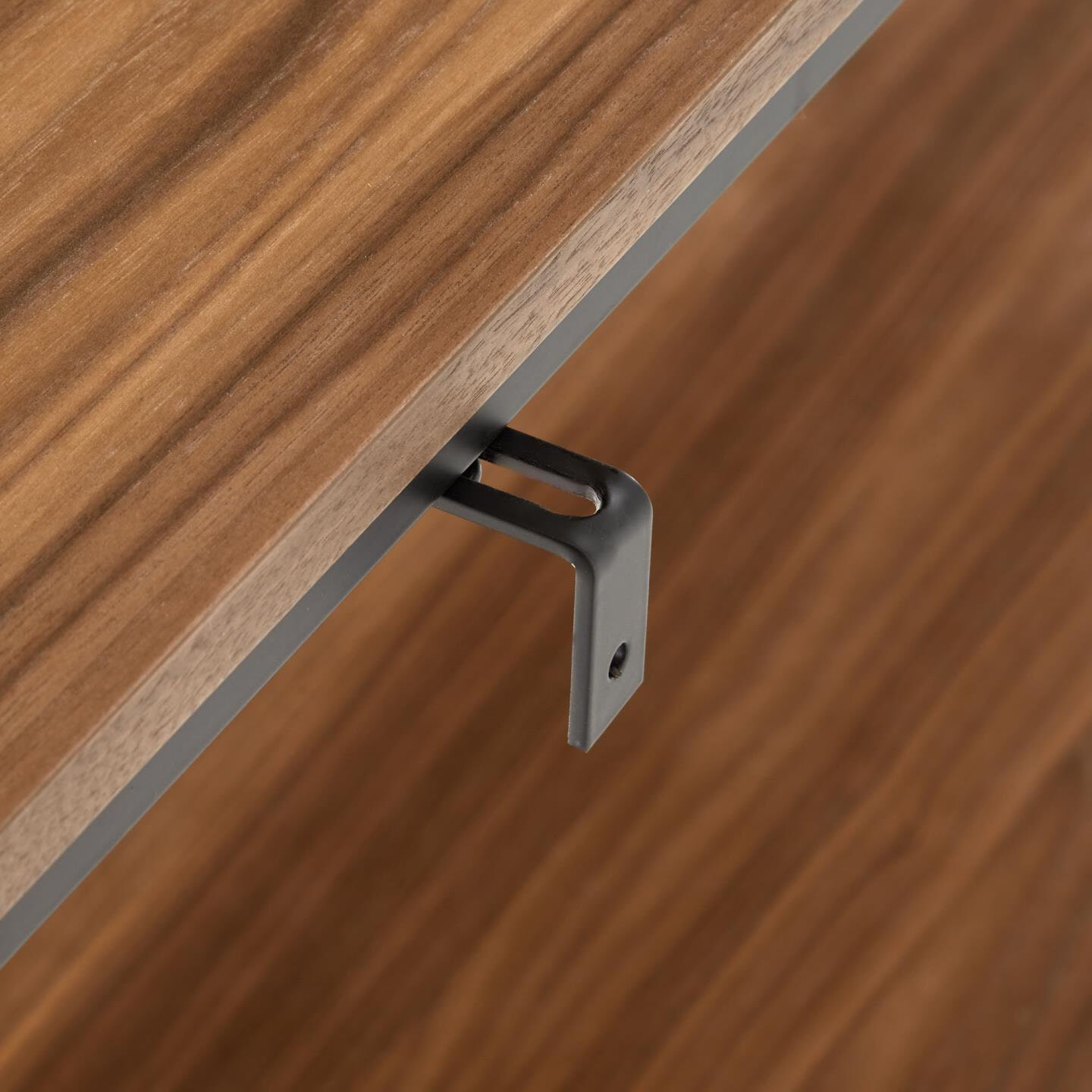 Kave Home Sidetable 'Yoana' Walnoot en metaal, 120cm, kleur 