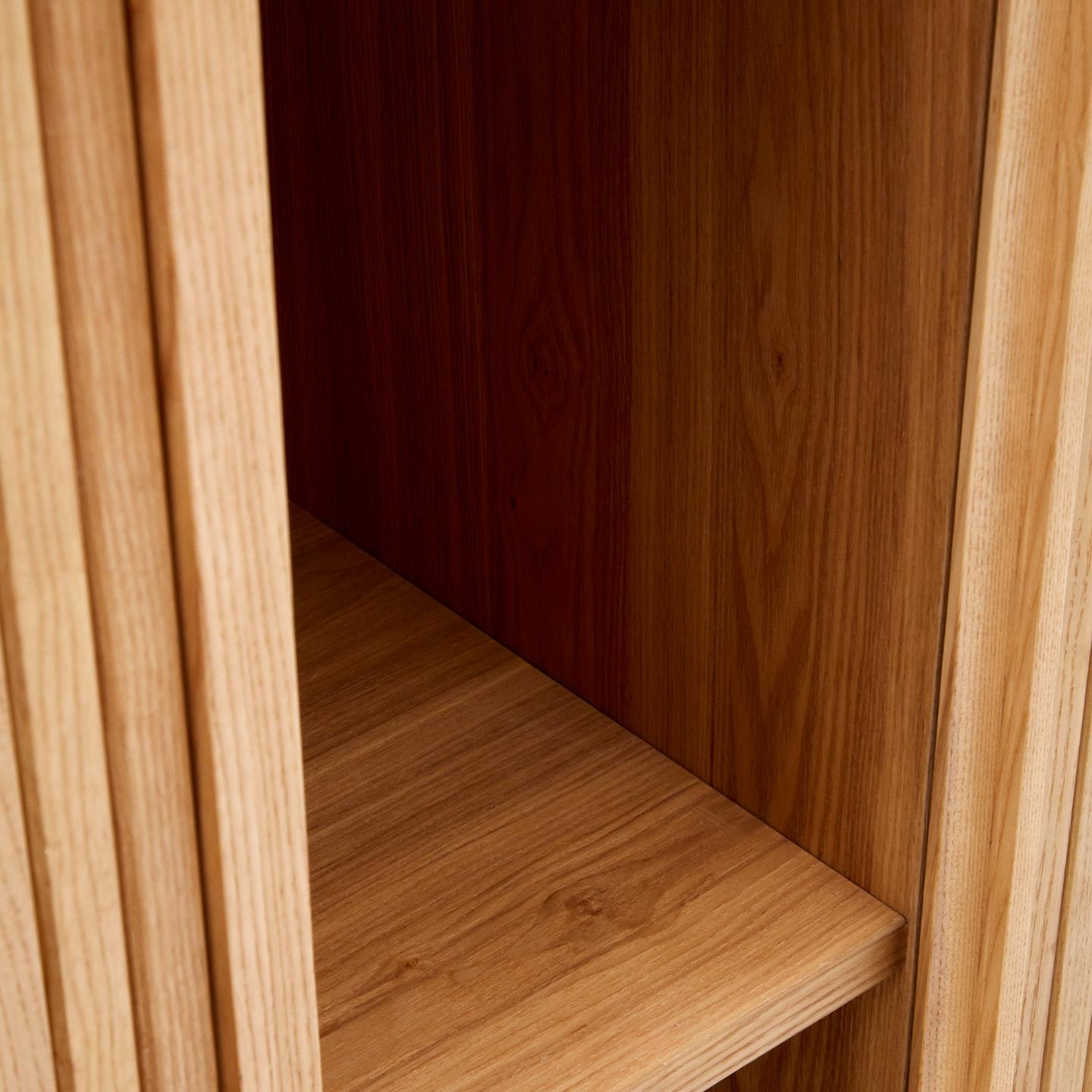 Kave Home Opbergkast 'Mailen' Essenhout, 140 x 110cm, kleur Naturel