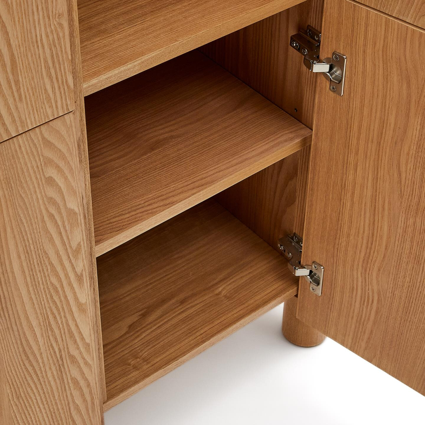 Kave Home Opbergkastje 'Salaya' Essenhout, 134 x 100cm