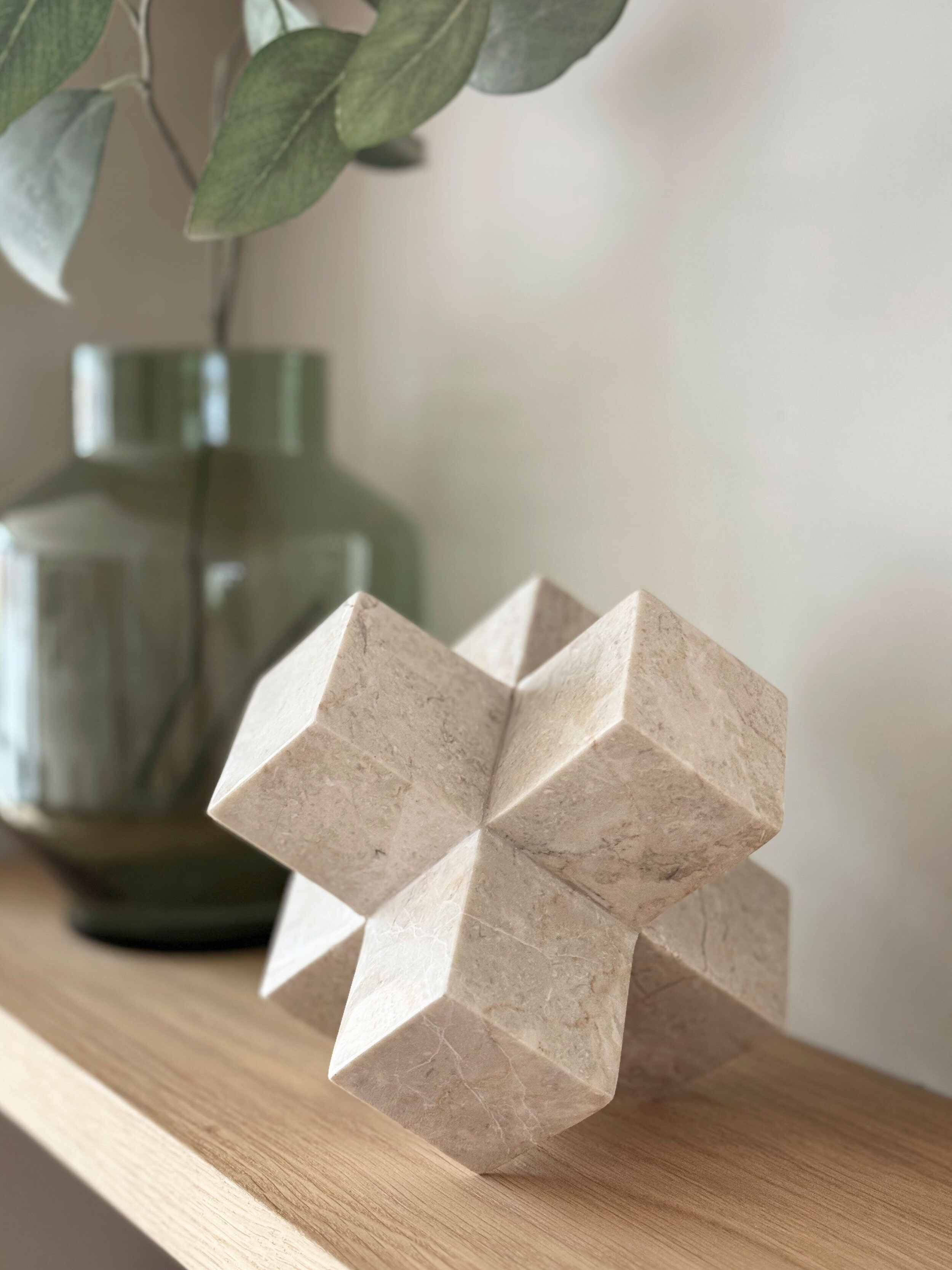 MUST Living Ornament 'Wavebreaker' Marmer, kleur Wit