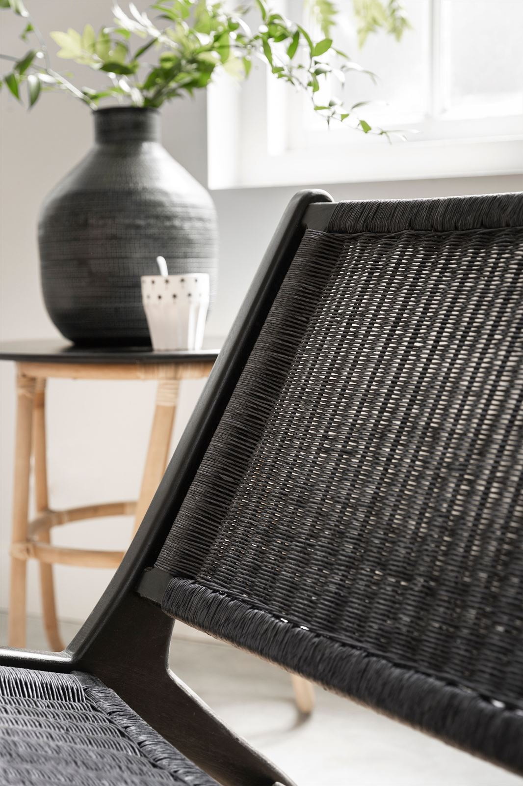 MUST Living Fauteuil 'Lazy Loom' Teakhout, kleur Zwart