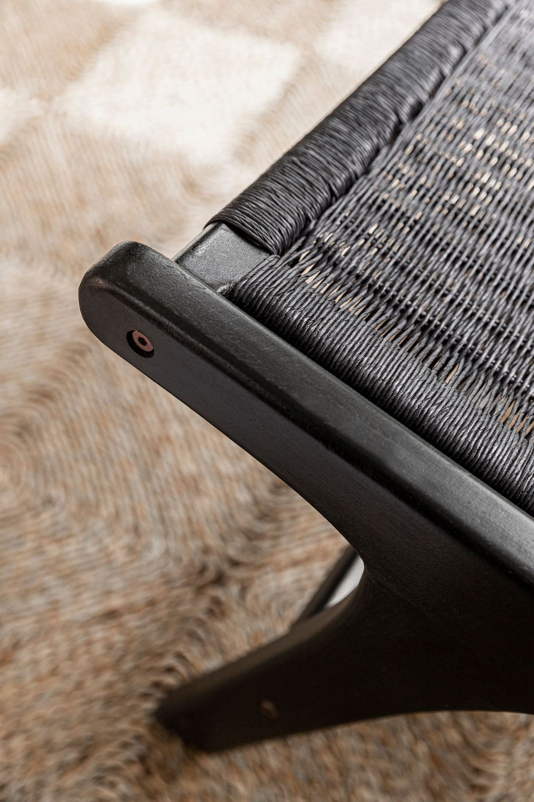 MUST Living Fauteuil 'Lazy Loom' Teakhout, kleur Zwart