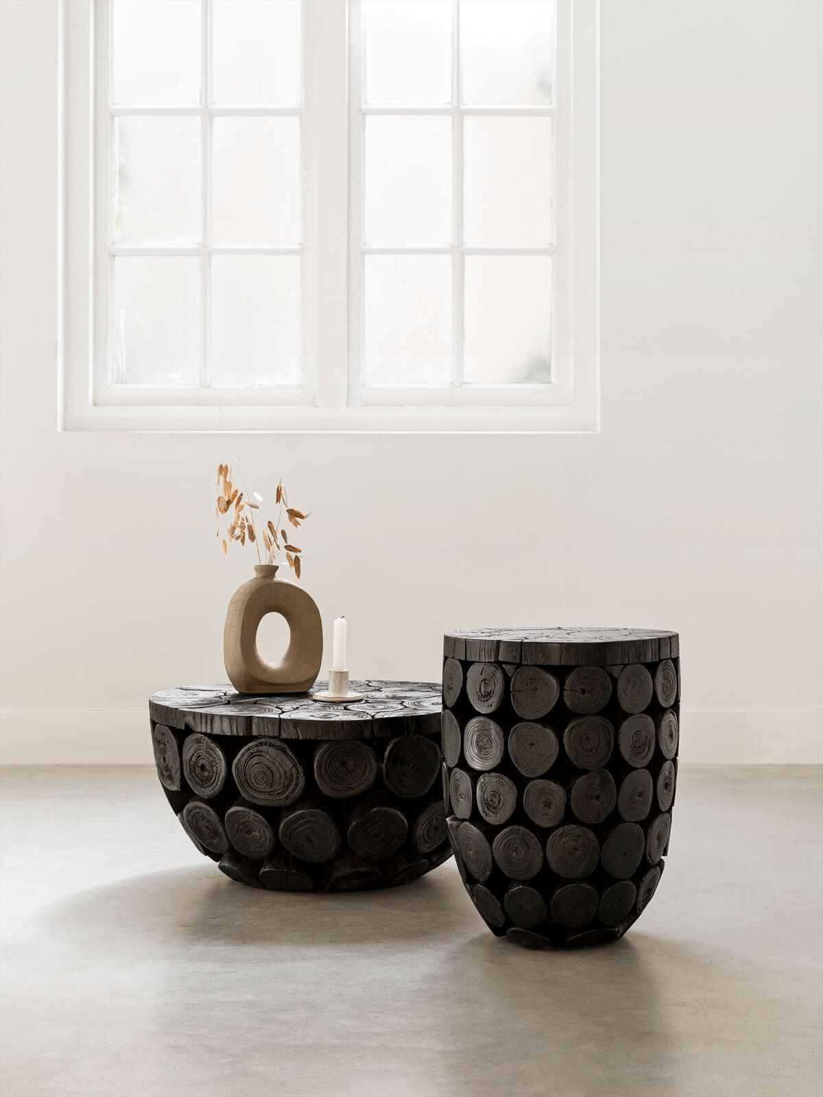 MUST Living Rond Salontafel 'Cone' Teakhout, 62cm, kleur Zwart
