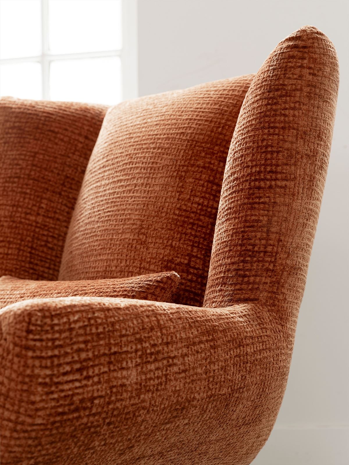 MUST Living Fauteuil 'Astro' Chenille, kleur Cinnamon
