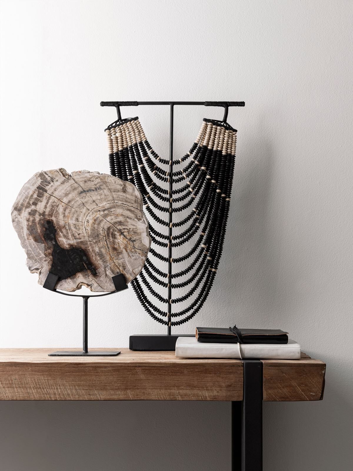 MUST Living Ornament 'Magic Black' Houten kralen, 51cm hoog