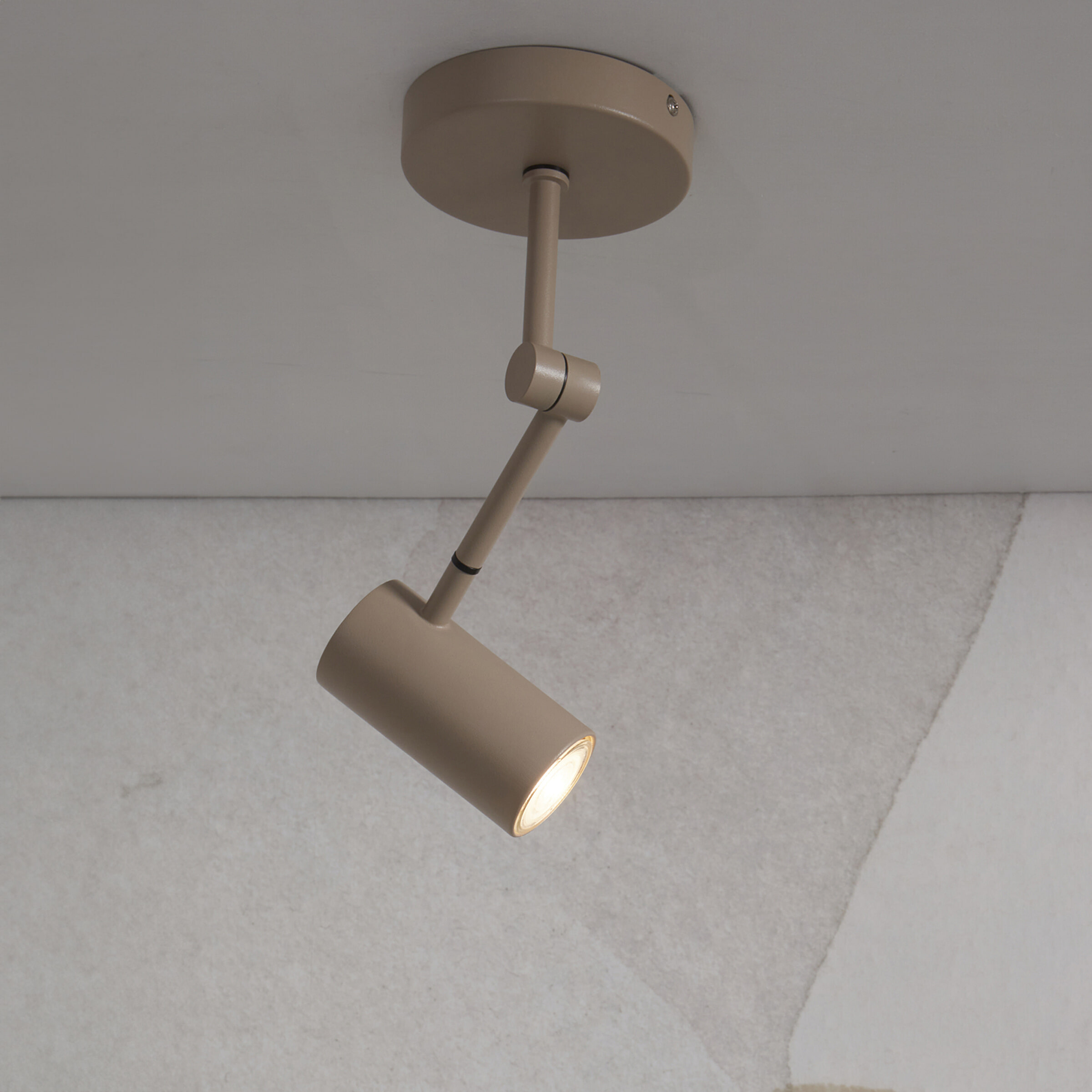 its about RoMi Plafondlamp 'Montreux' 