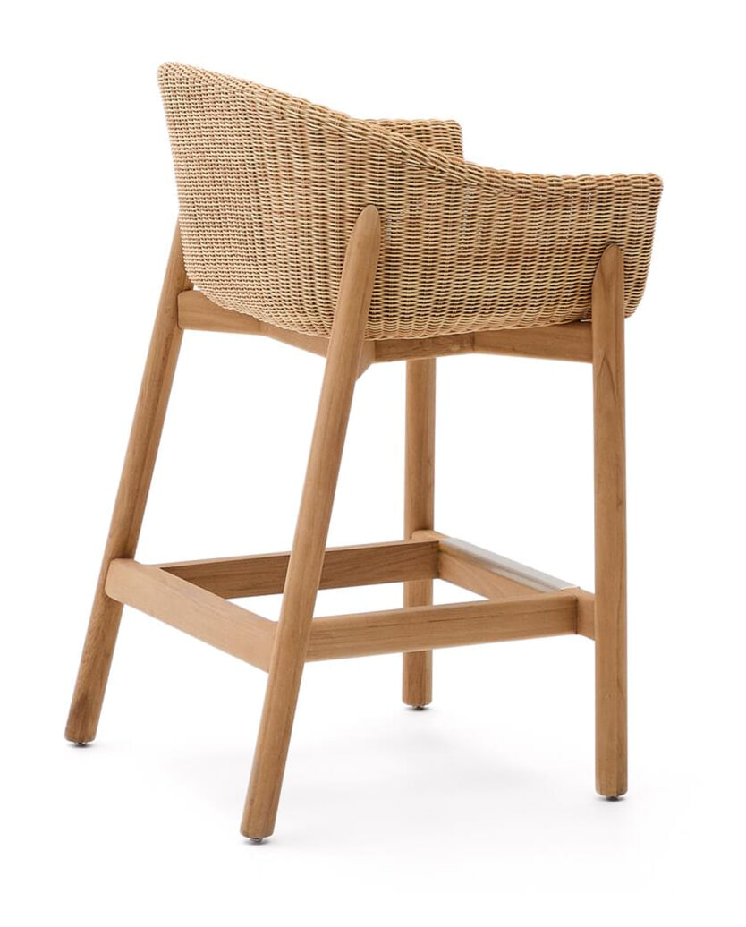 Kave Home Outdoor Barkruk 'Galea' Teakhout en rattan (zithoogte 65cm)