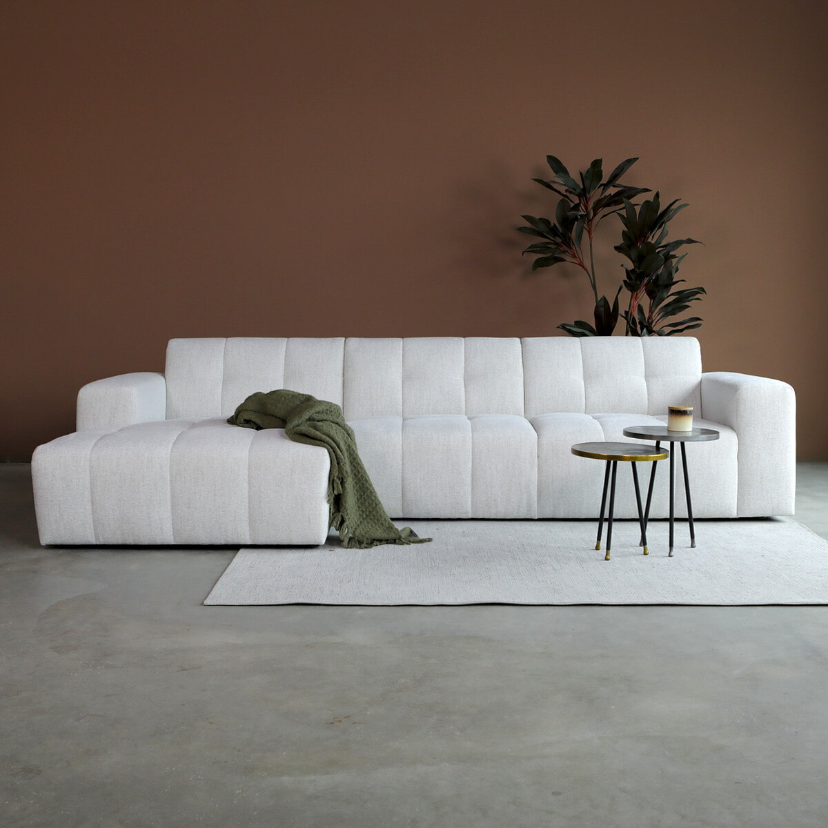 PEPP Interiors Loungebank 'Wave' 305cm, met chaise longue links, kleur Off White