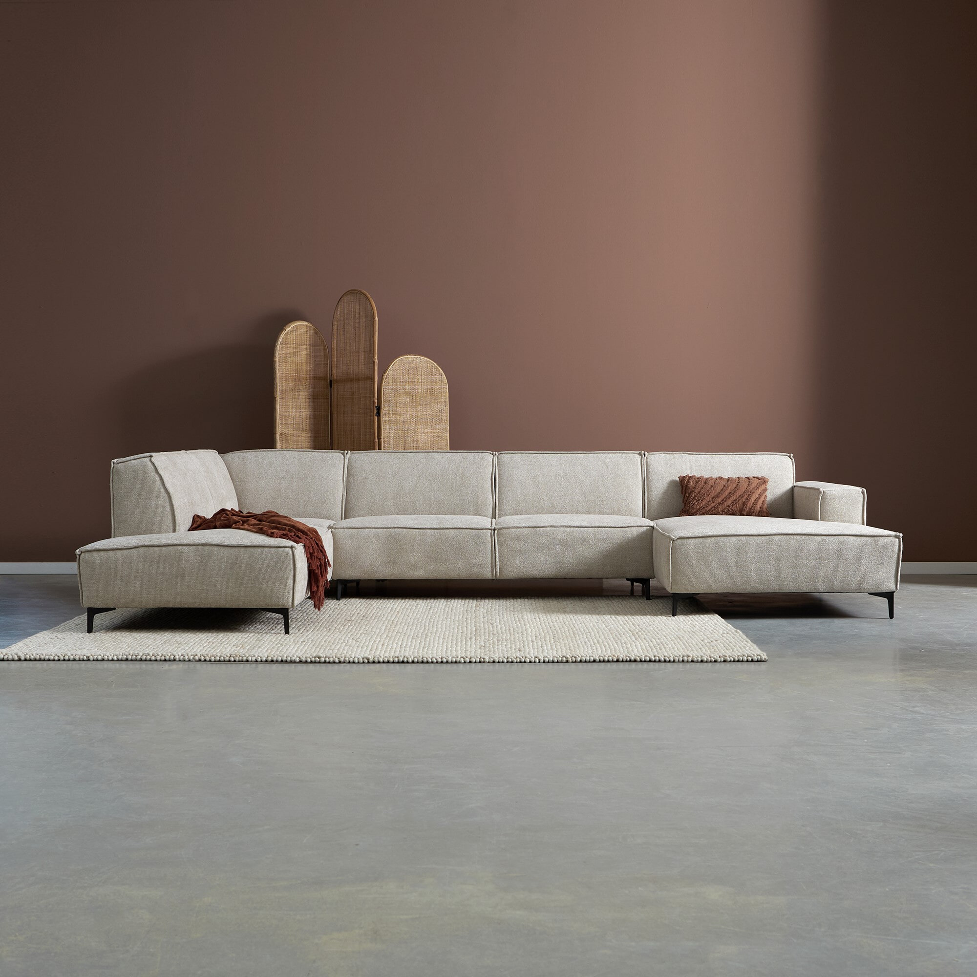 PEPP Interiors Bank 'River' 368cm, U-opstelling rechts, Chenille, kleur Naturel