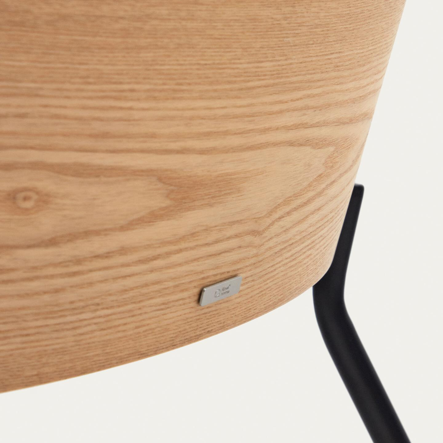 Kave Home Fauteuil 'Eamy' Essenhout, kleur Lichtgrijs/Naturel