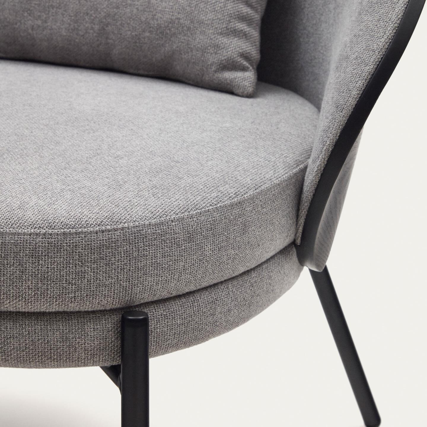 Kave Home Fauteuil 'Eamy' Essenhout, kleur Lichtgrijs/Zwart