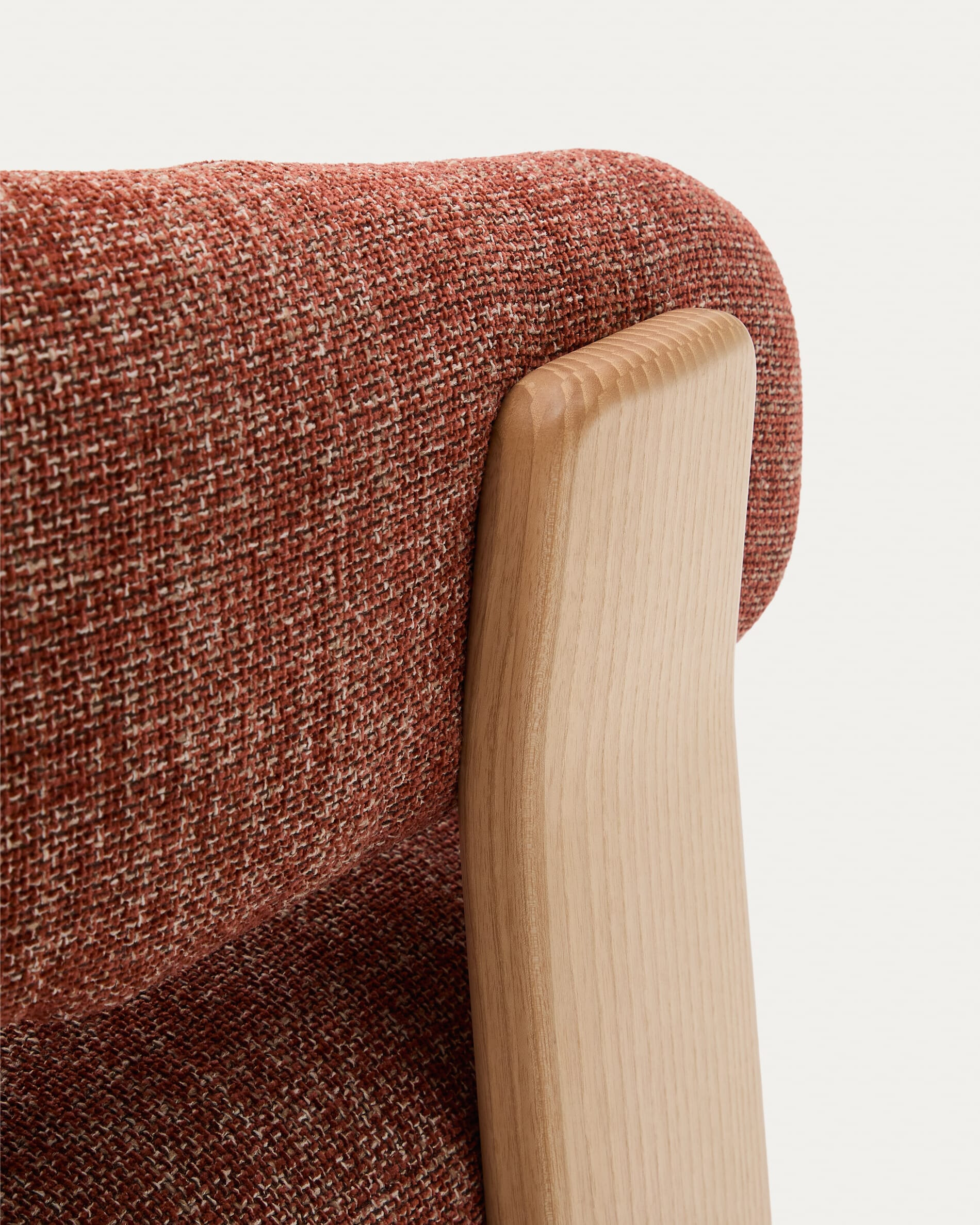 Kave Home Fauteuil 'Granite' Chenille en essenhout, kleur Terracotta