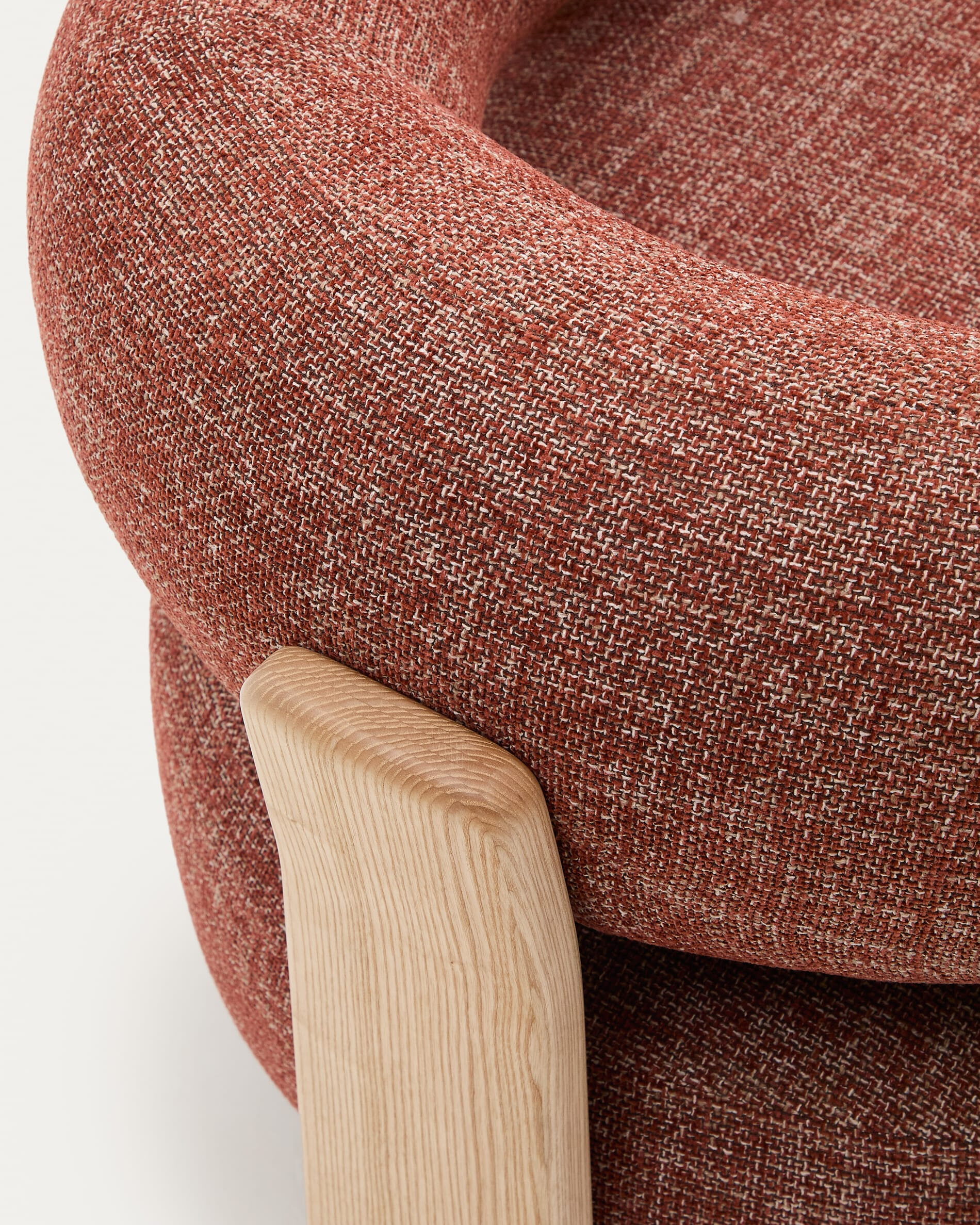 Kave Home Fauteuil 'Granite' Chenille en essenhout, kleur Terracotta