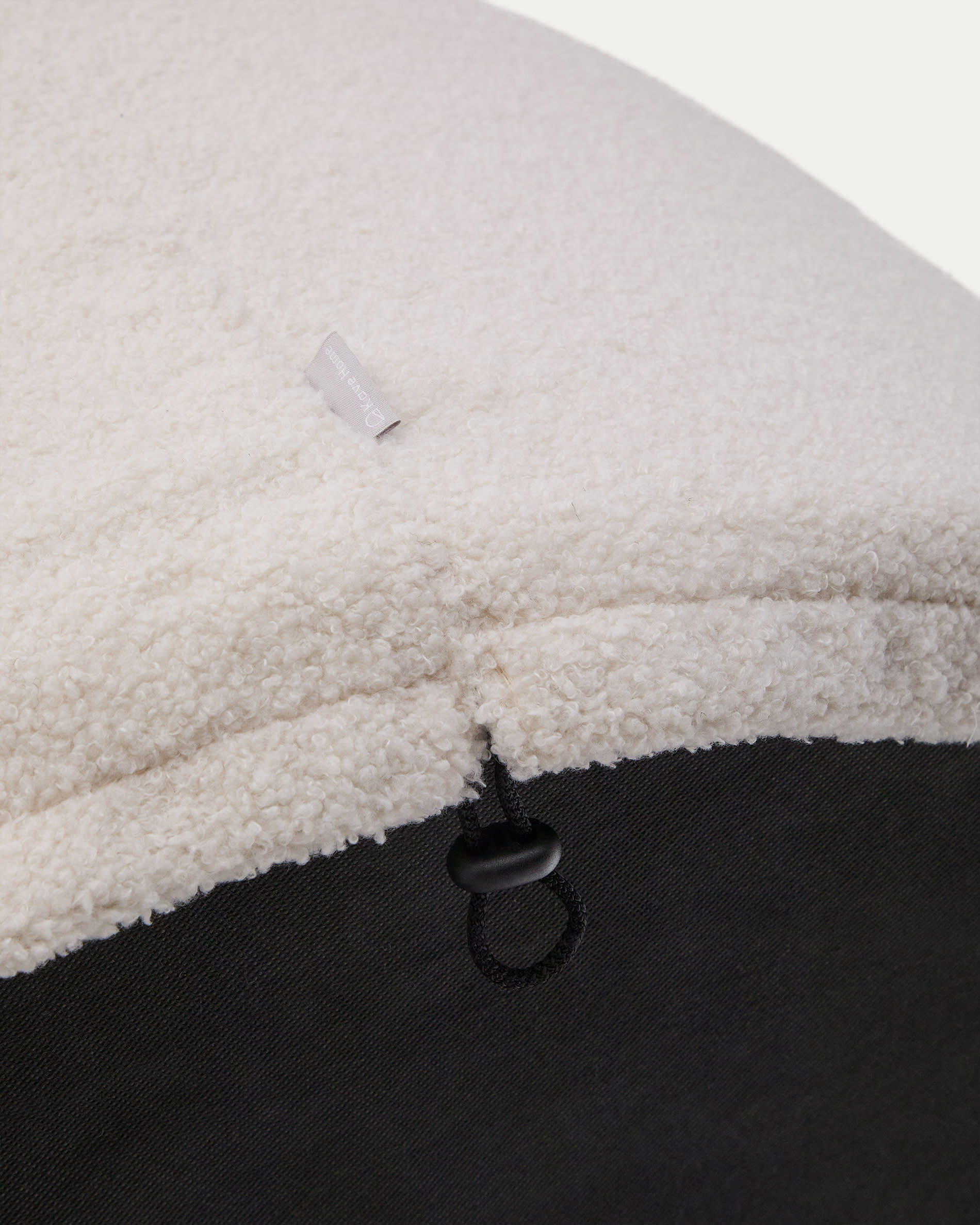 Kave Home Poef 'Kaeli' Bouclé, 120cm, kleur Ecru