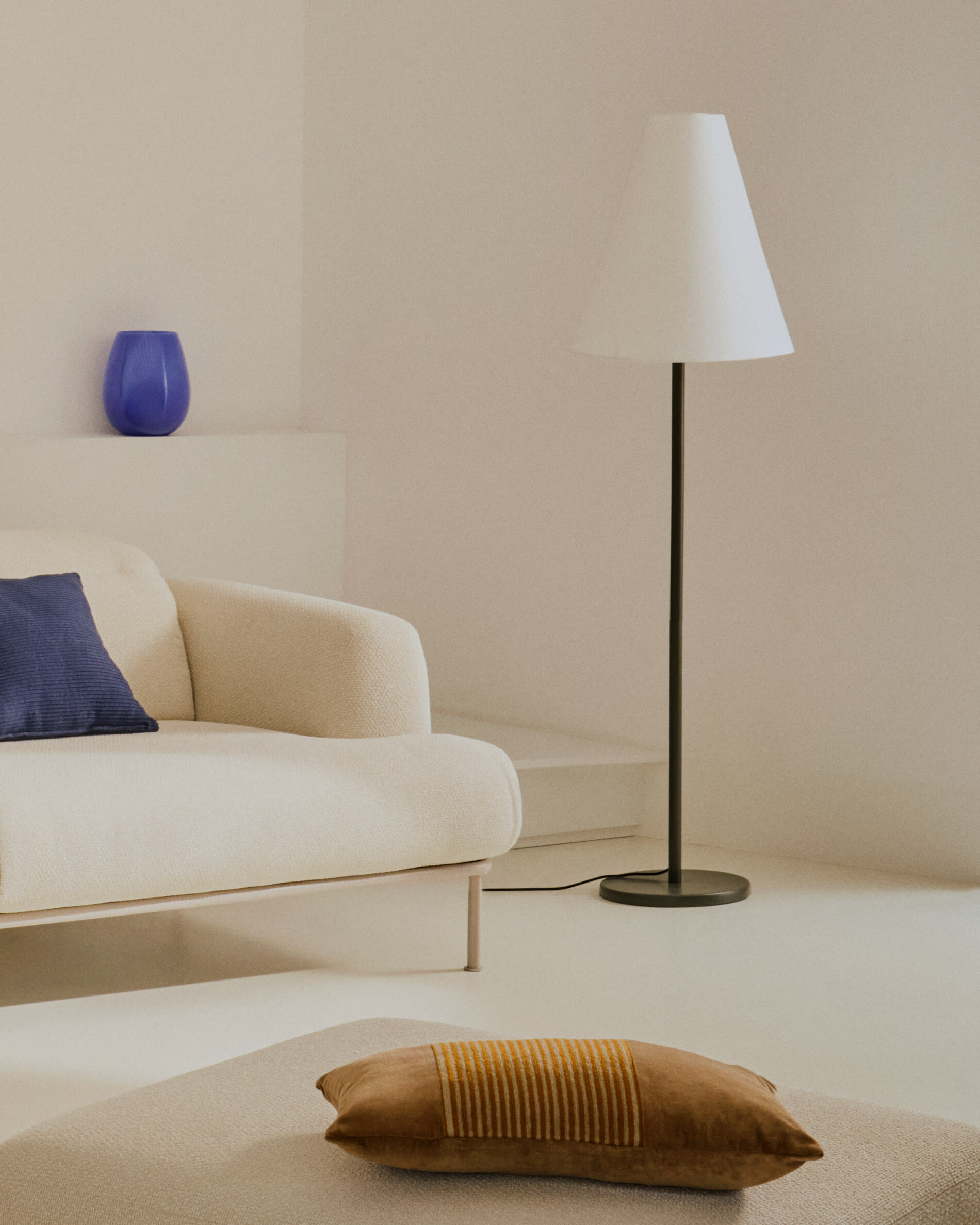 Kave Home 3-zits Bank 'Aurum' Chenille, Met verstelbare hoofdsteun, kleur Ecru
