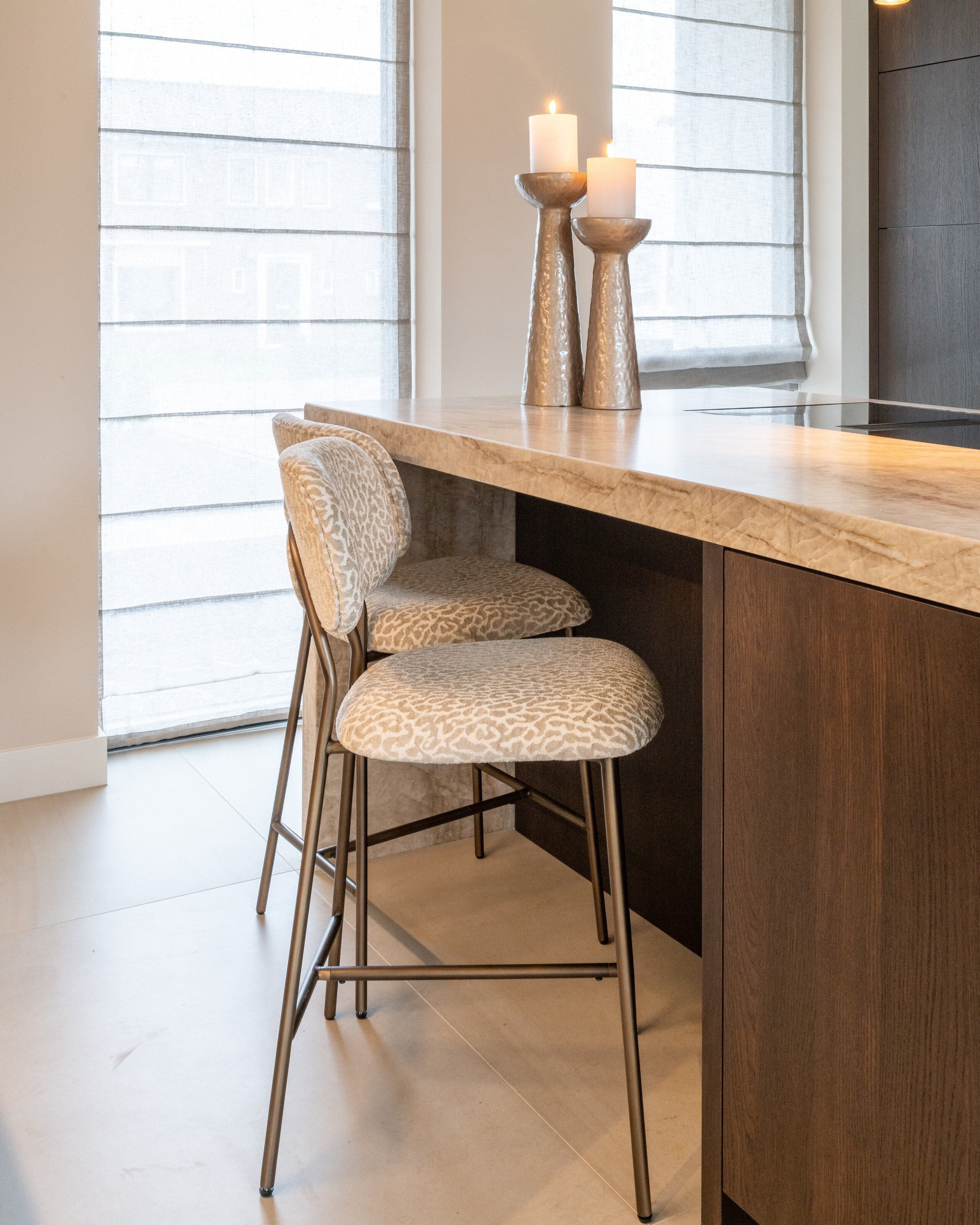 Richmond Barstoel 'Xenia' Leopard stof, kleur Beige (zithoogte 66cm)