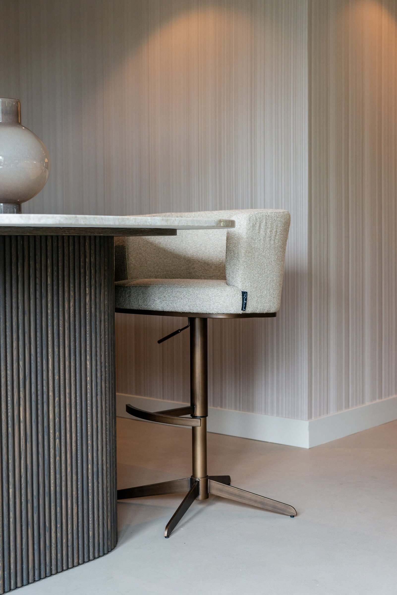 Richmond Barstoel 'Cheyenne' Bouclé (zithoogte 67cm)